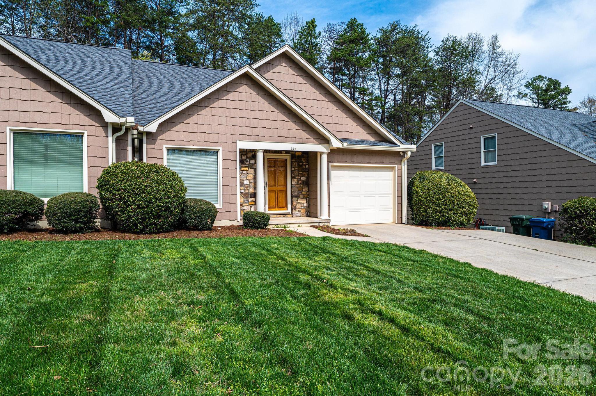 142 39th Avenue Court NW — Hickory