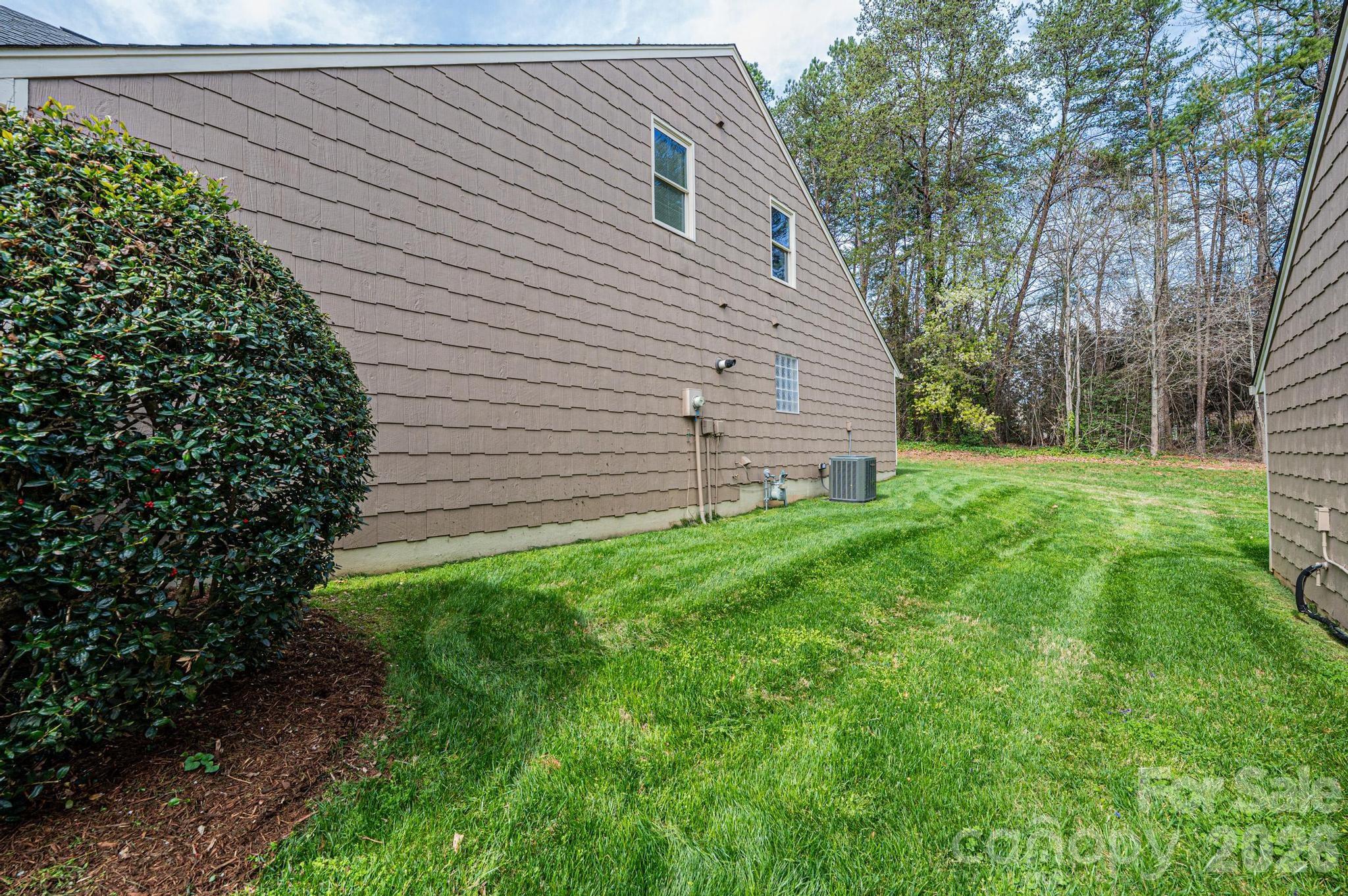 142 39th Avenue Court NW — Hickory