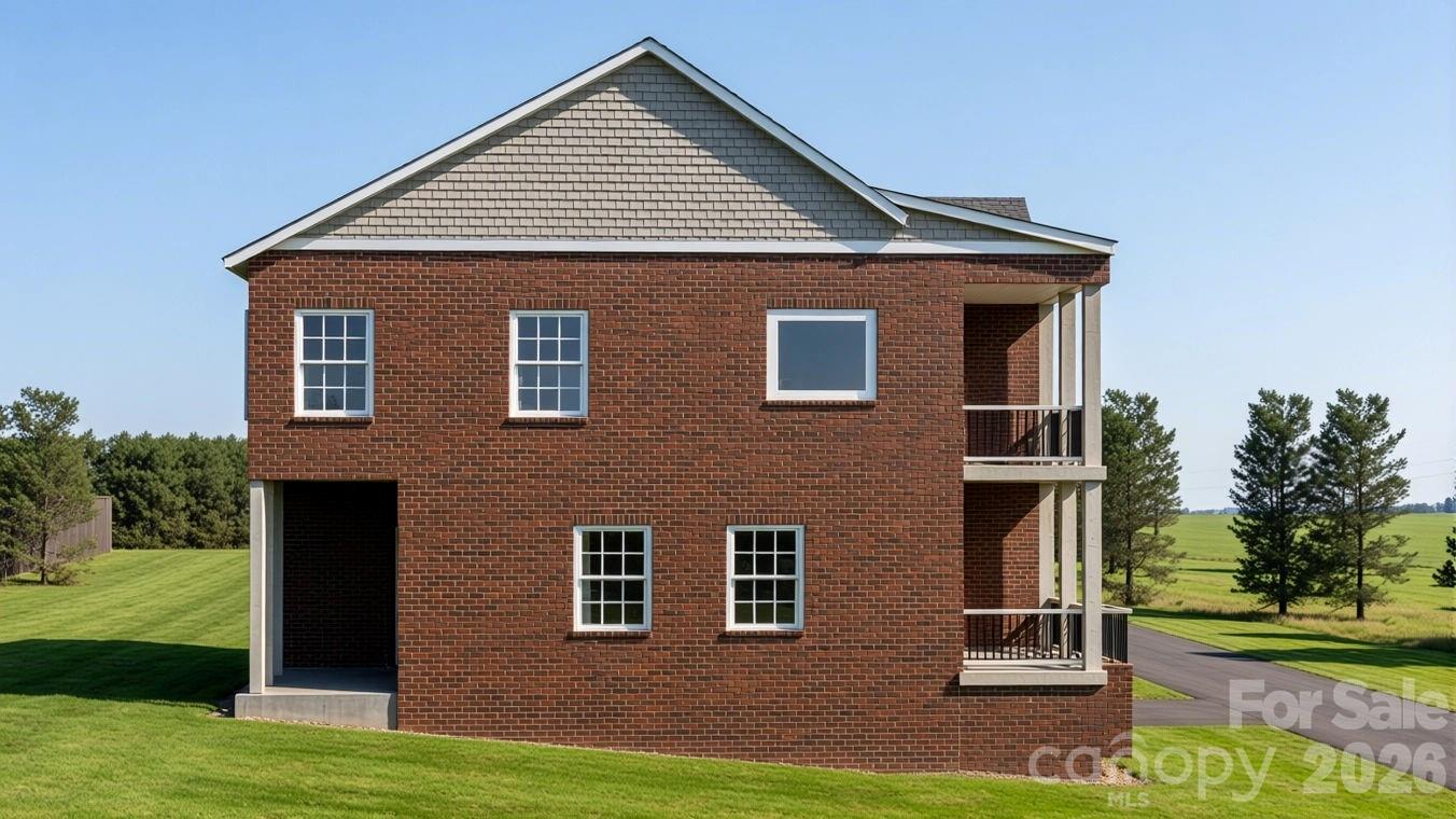 753 Chatsworth Circle — Lenoir