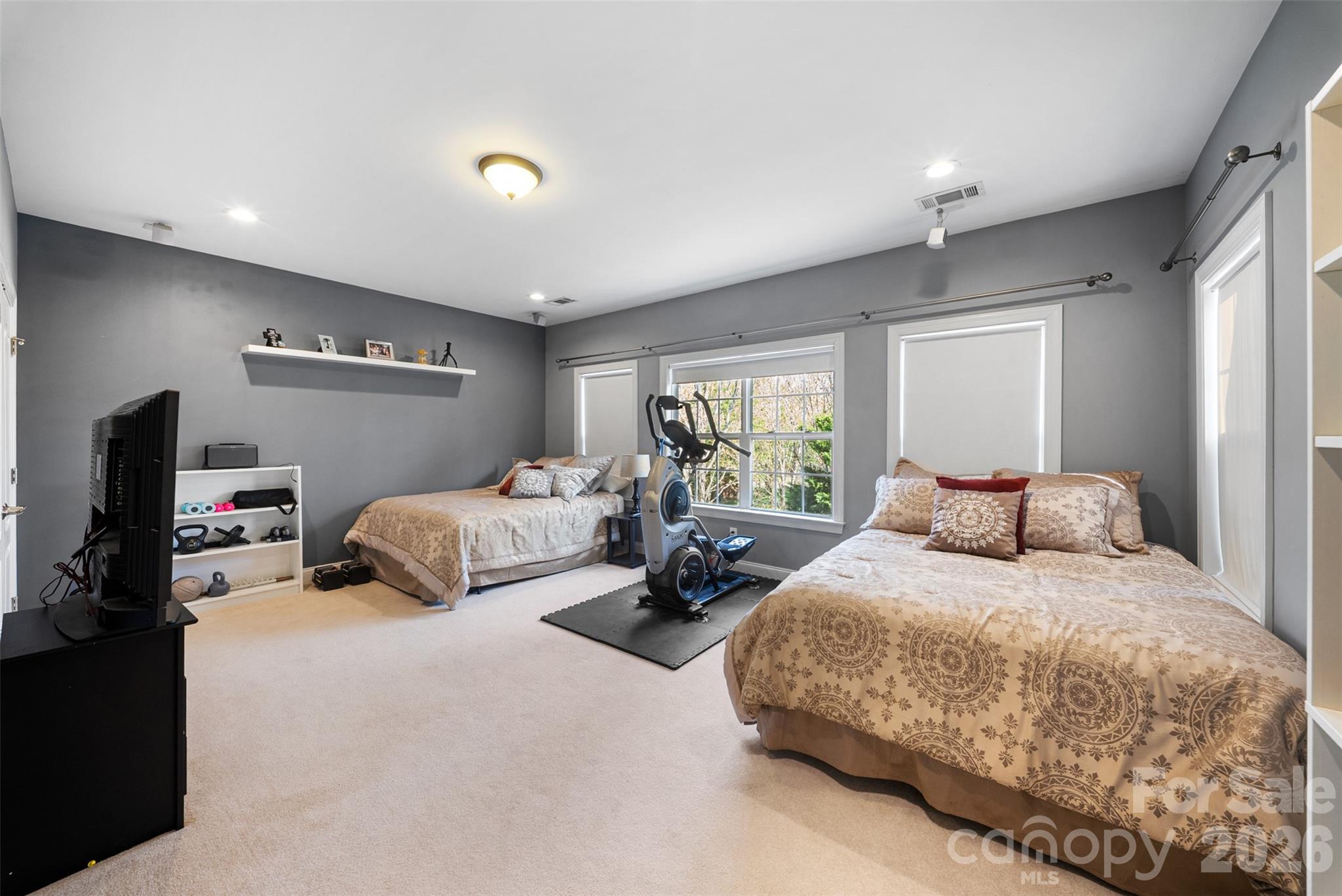 8715 Savannah Road — Harrisburg