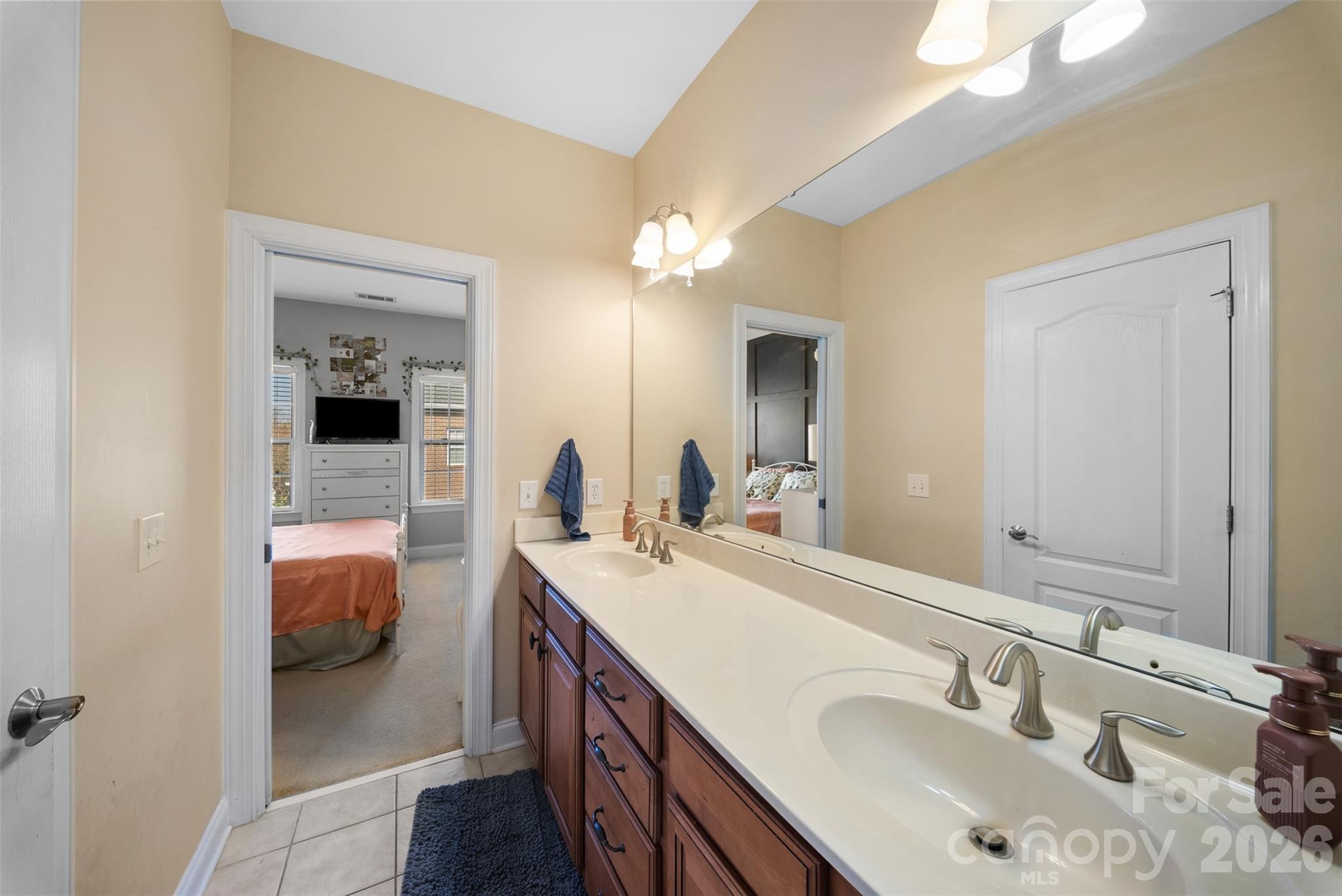 8715 Savannah Road — Harrisburg