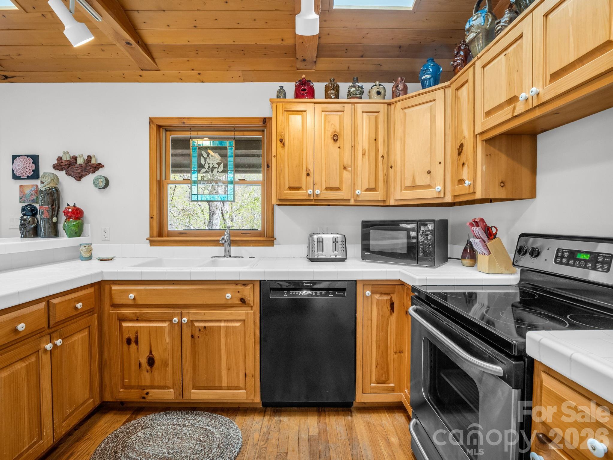 780 Rixhaven Drive — Saluda