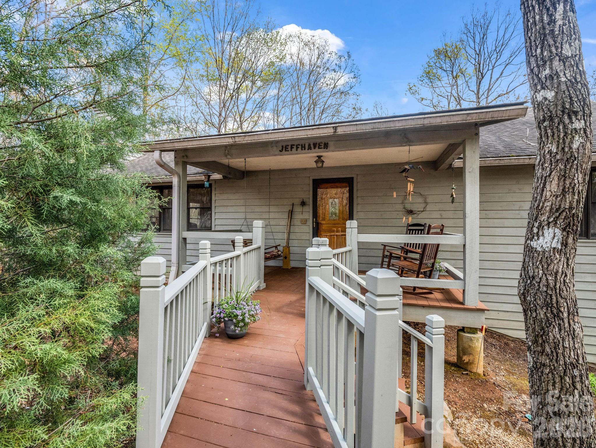 780 Rixhaven Drive — Saluda