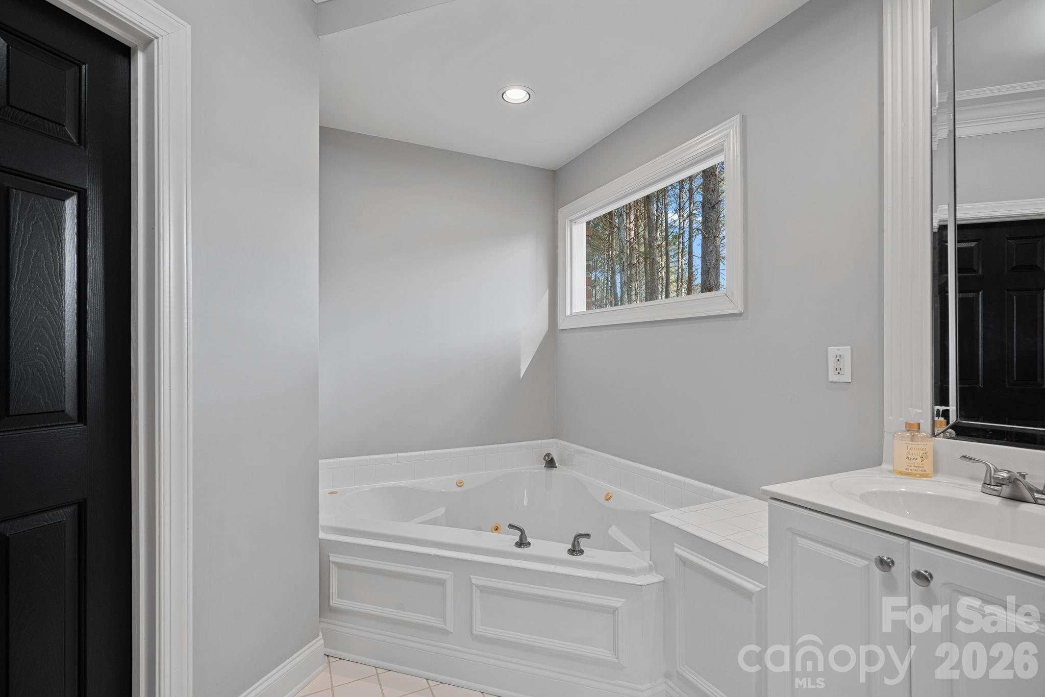 173 Yadkin Falls Road — New London