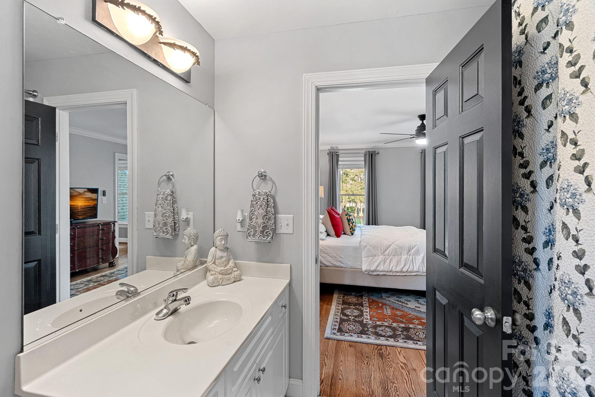 173 Yadkin Falls Road — New London