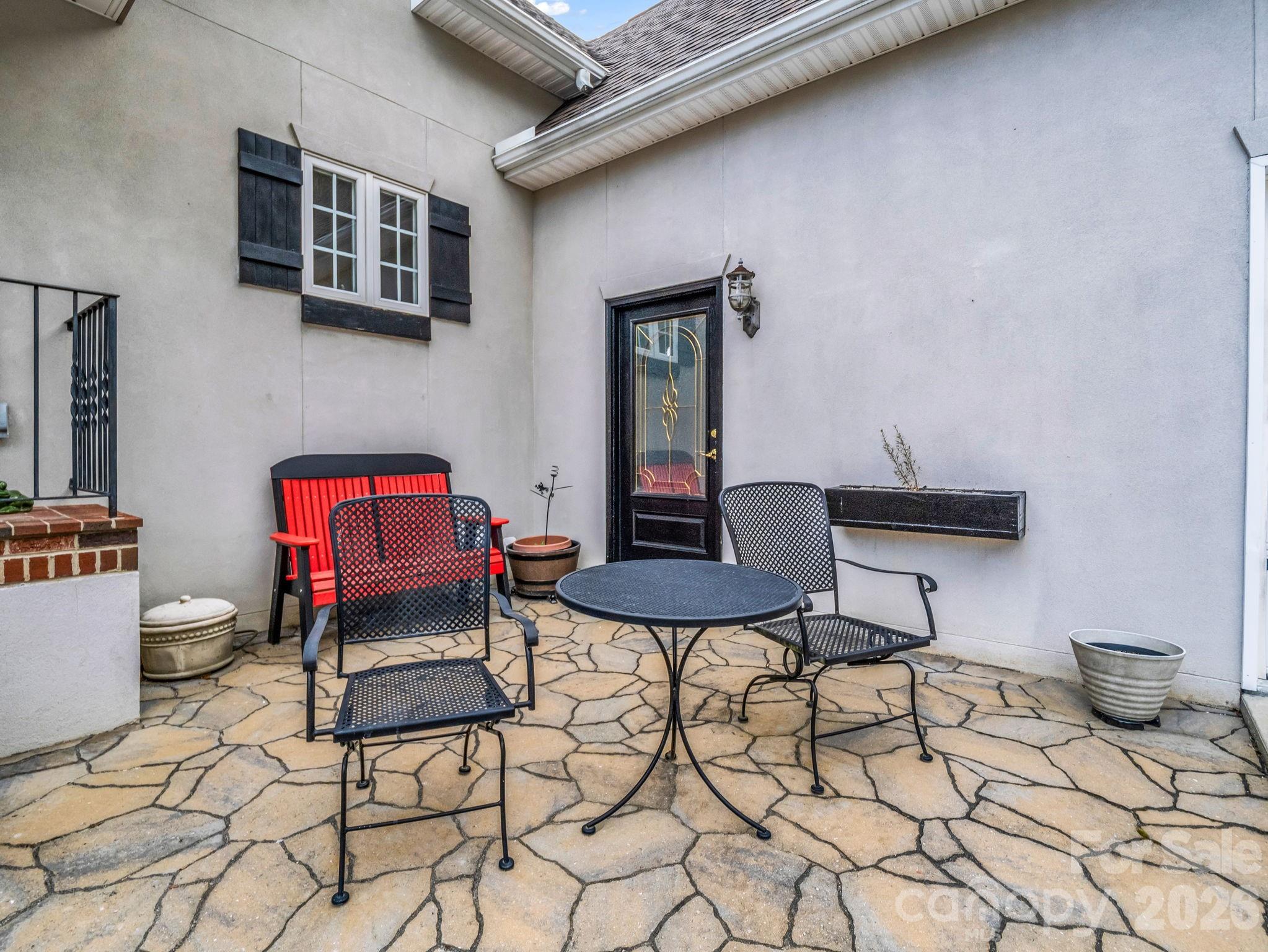 29 Spring Heights Court — Hendersonville