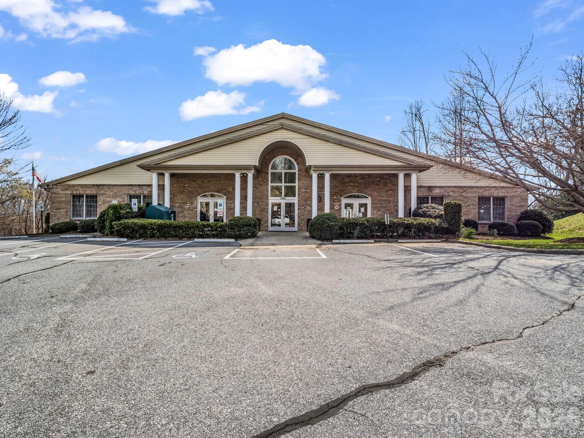 29 Spring Heights Court — Hendersonville