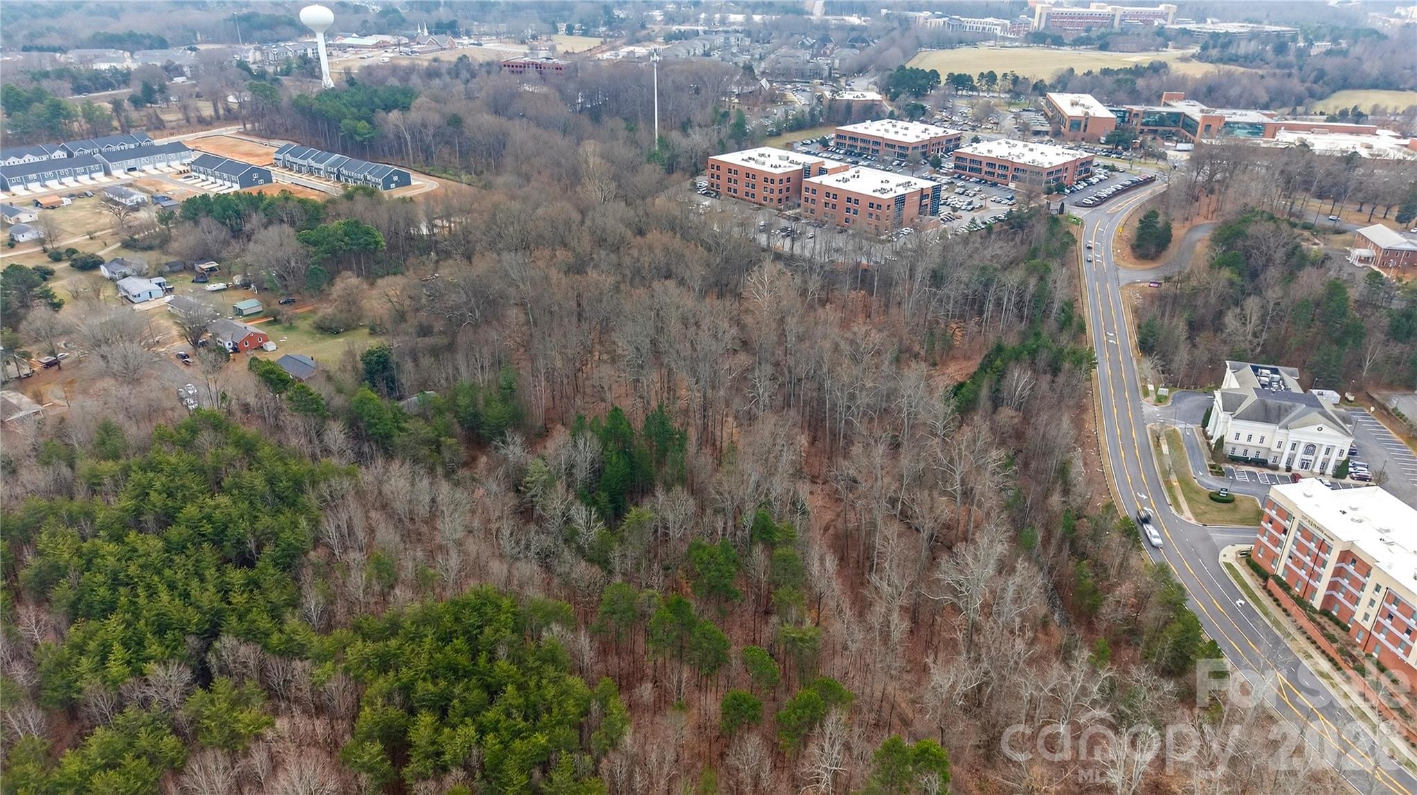 169 Crossrail Road — Mooresville