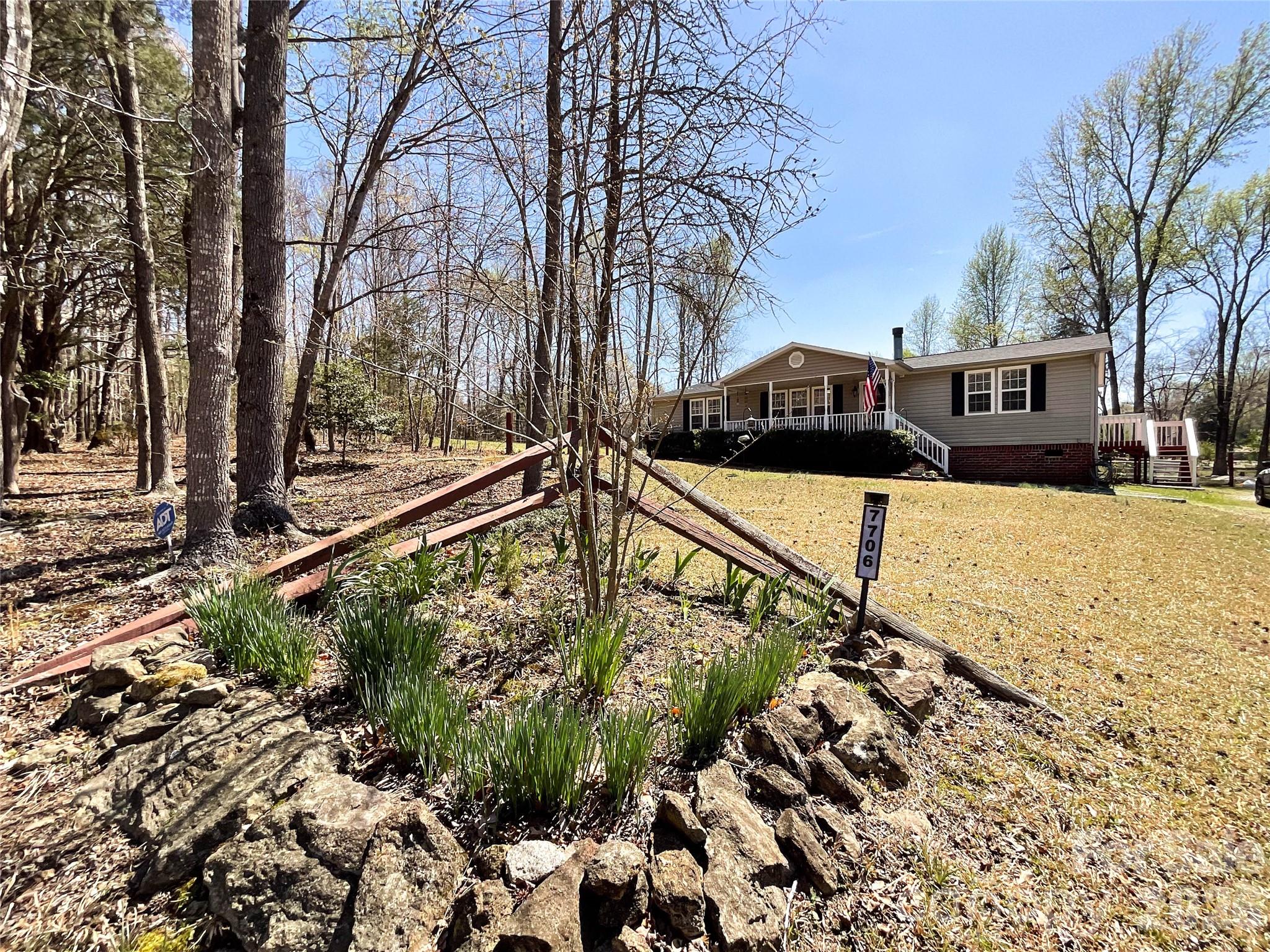7706 Davis Road — Waxhaw
