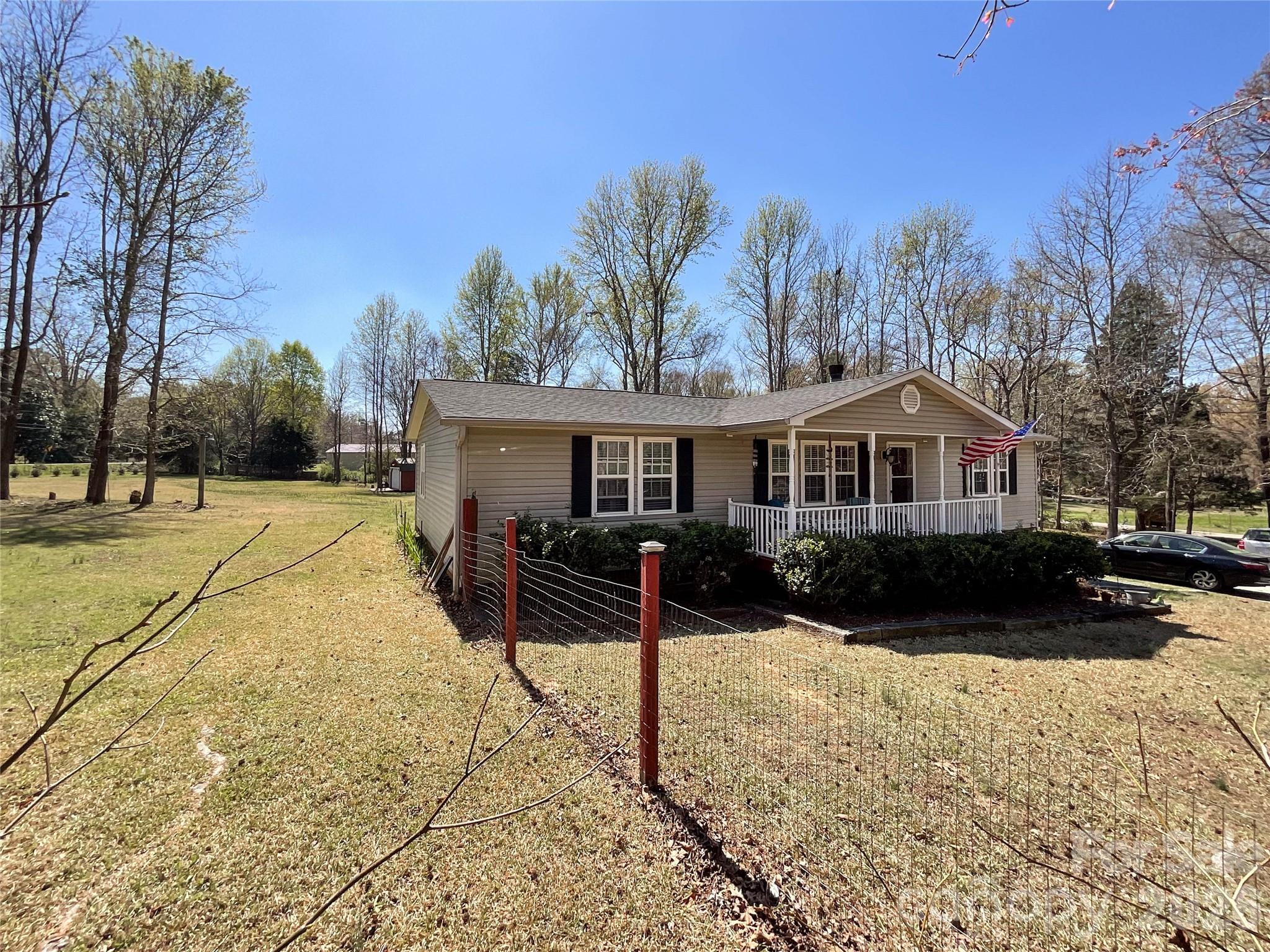 7706 Davis Road — Waxhaw