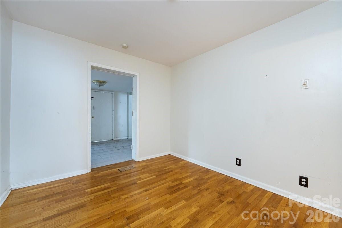 1628 Eastway Drive — Charlotte