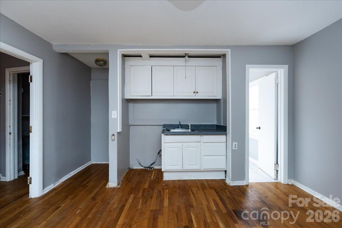 1628 Eastway Drive — Charlotte