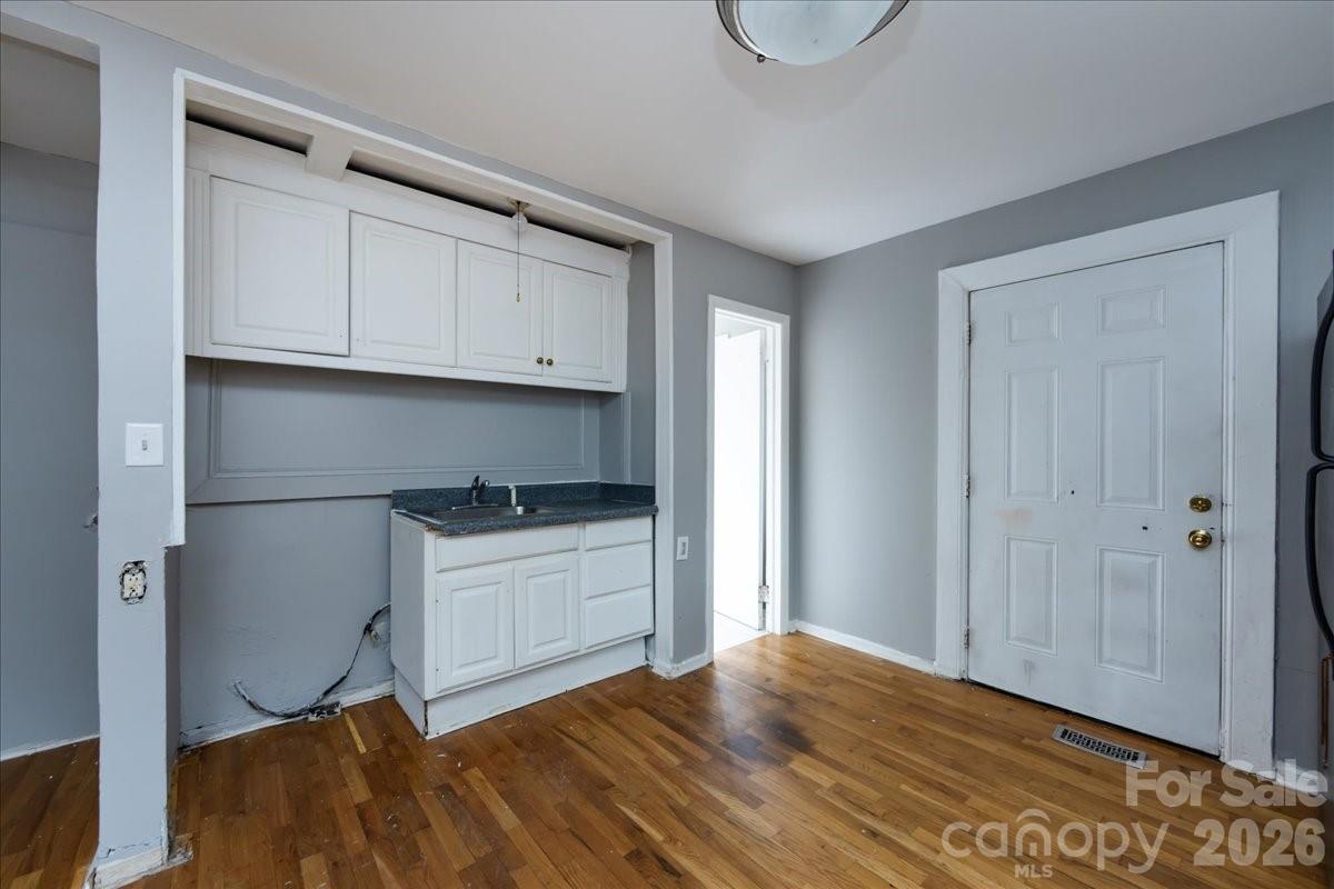 1628 Eastway Drive — Charlotte