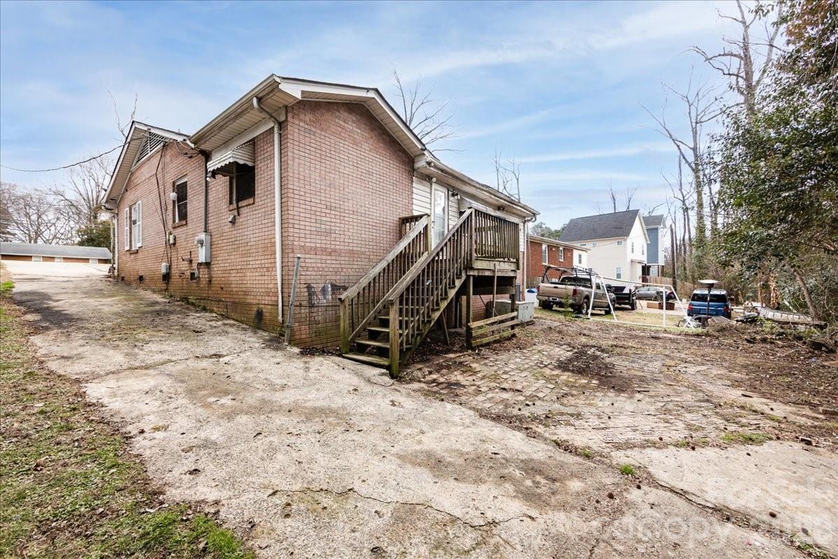 1628 Eastway Drive — Charlotte