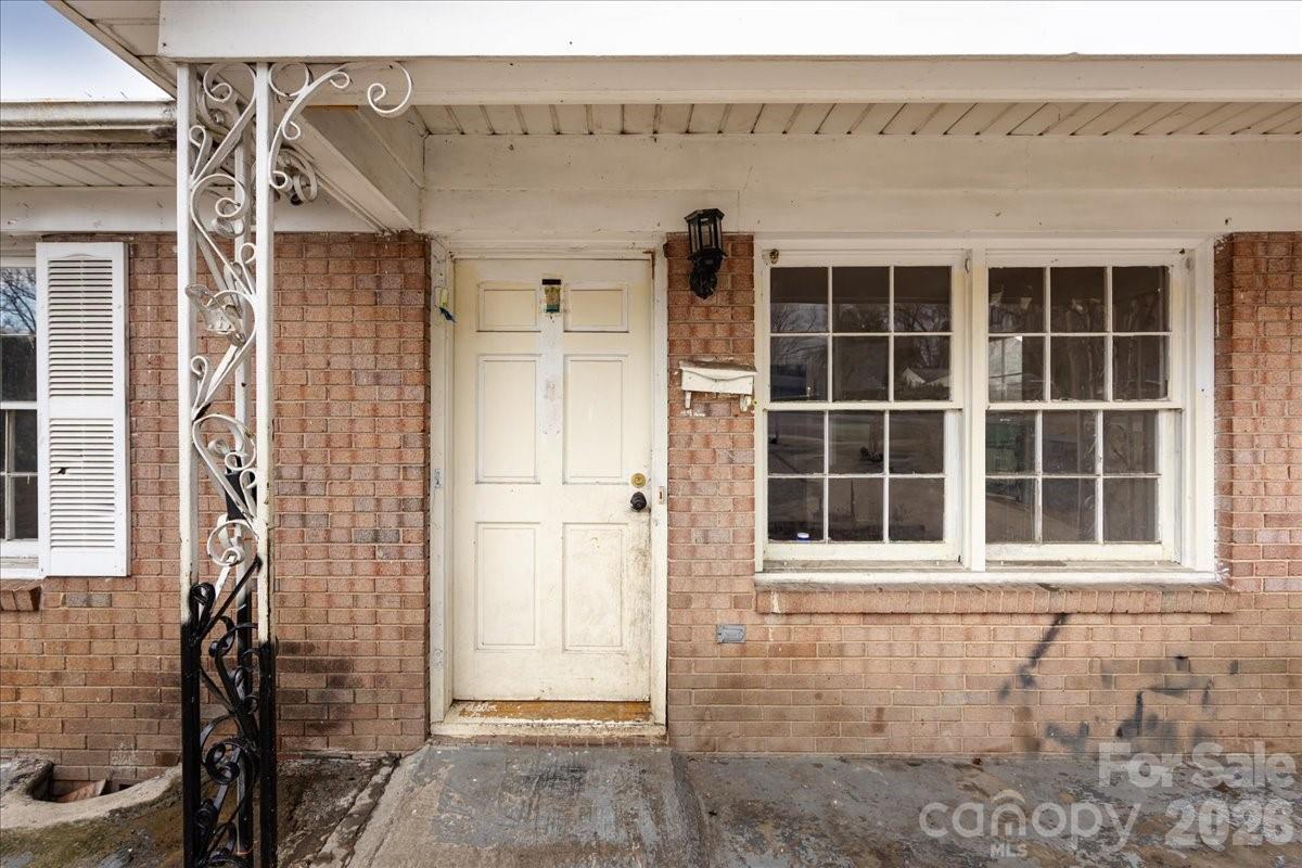 1628 Eastway Drive — Charlotte