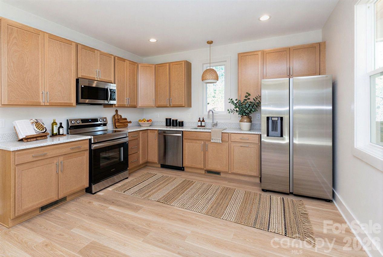 137 E Arbutus Trail — Hendersonville