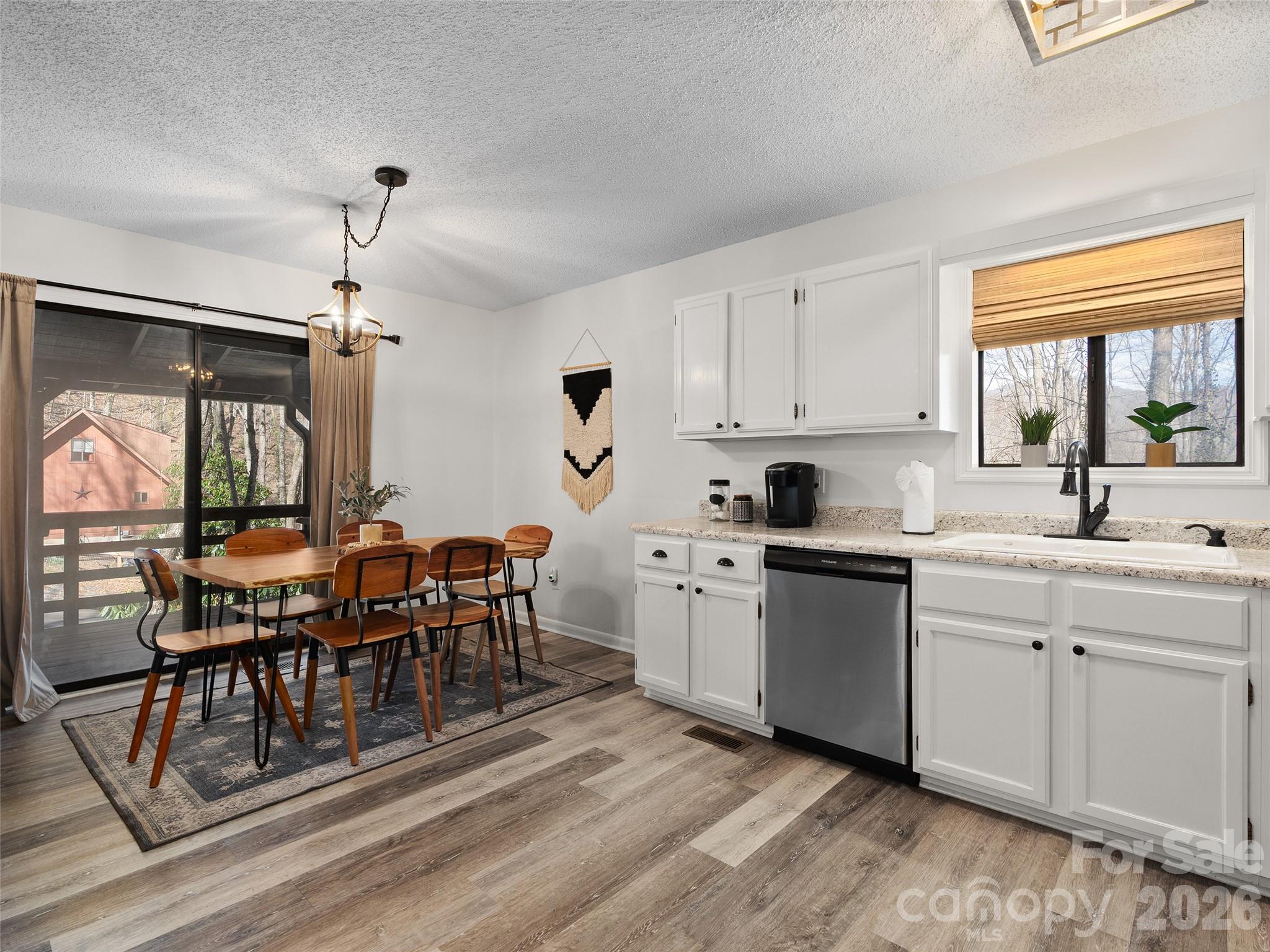 34 Fernbrook Road — Maggie Valley