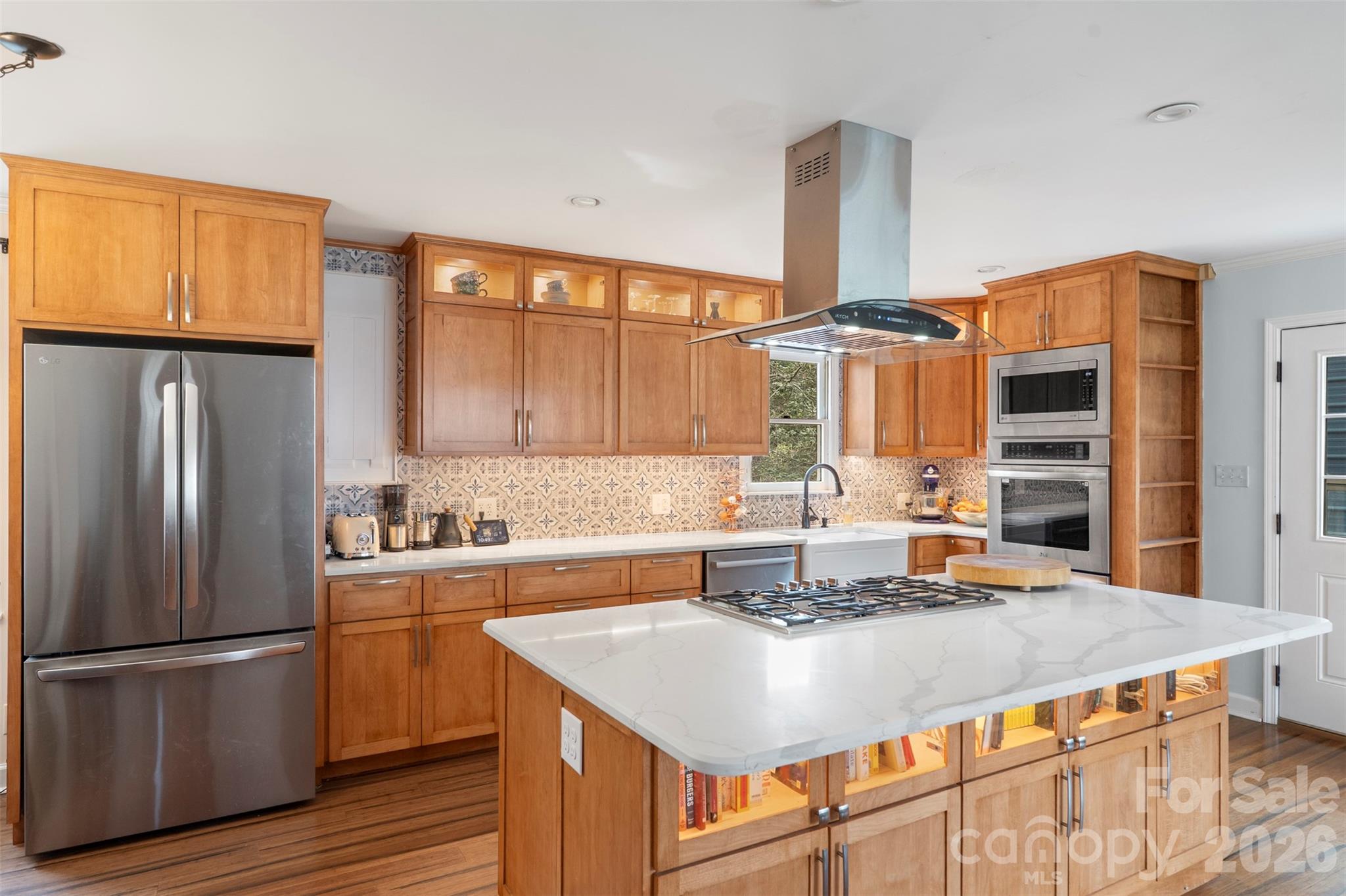 1122 Pine Knot Court — Clover