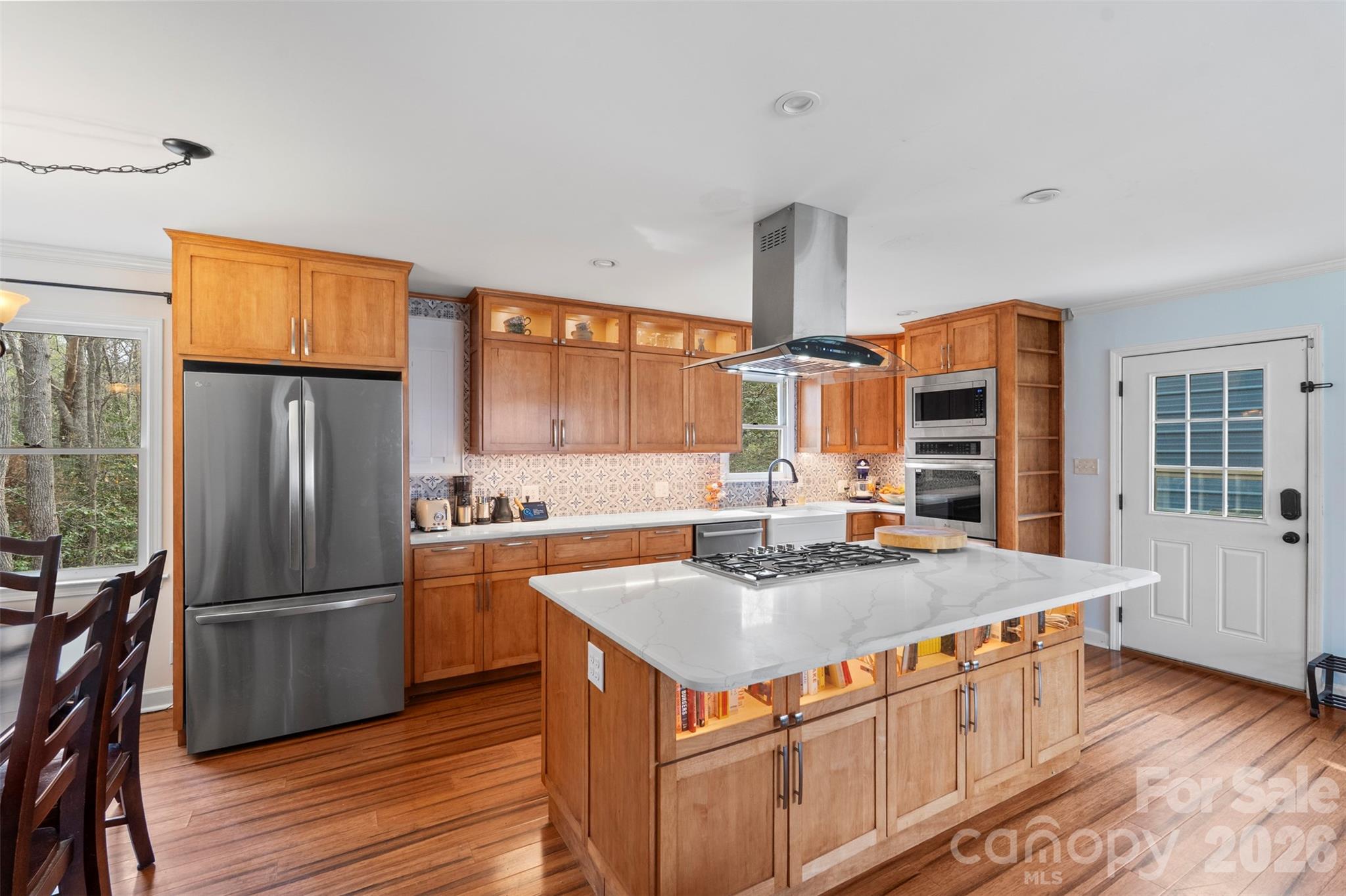 1122 Pine Knot Court — Clover
