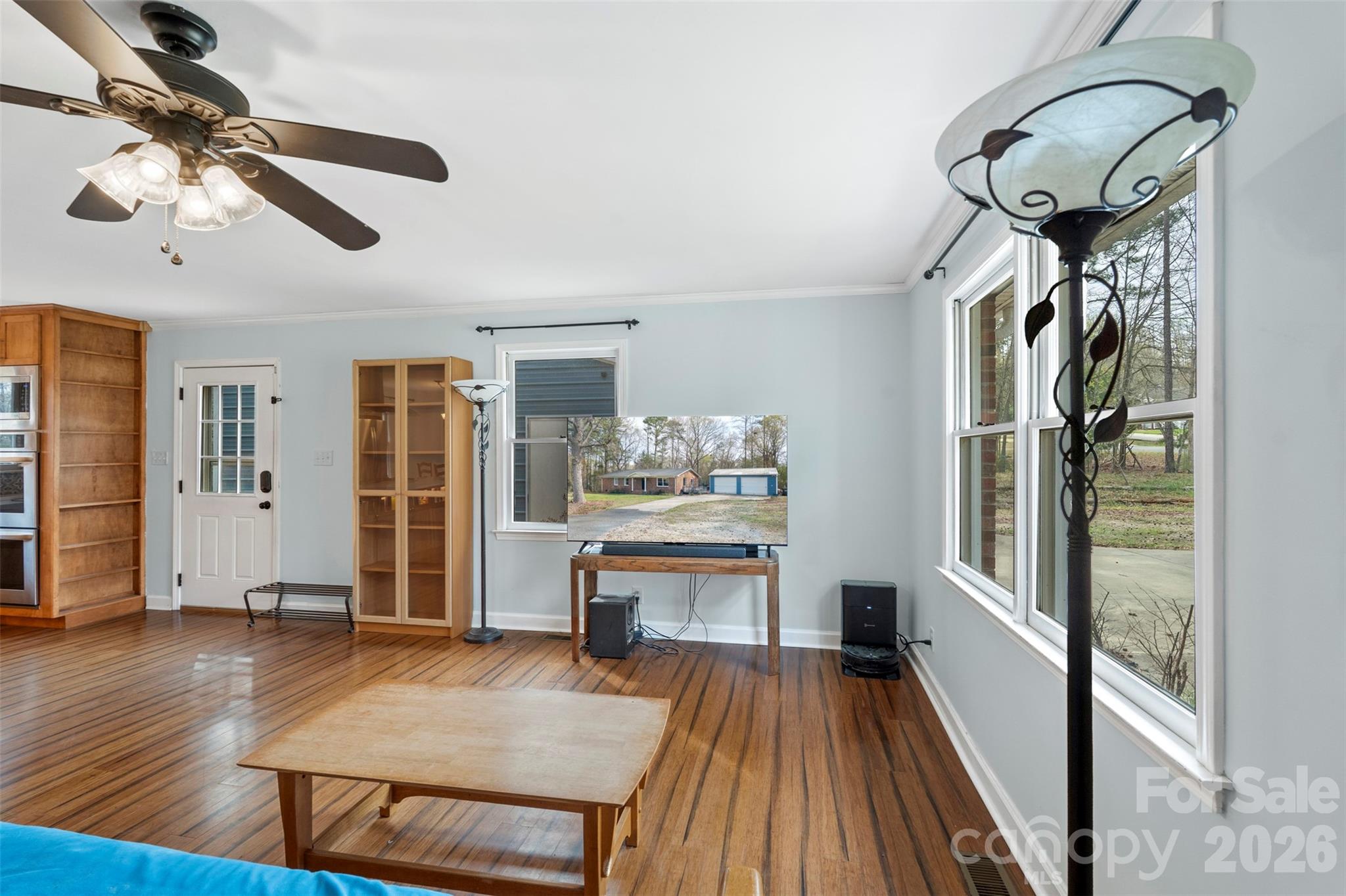 1122 Pine Knot Court — Clover