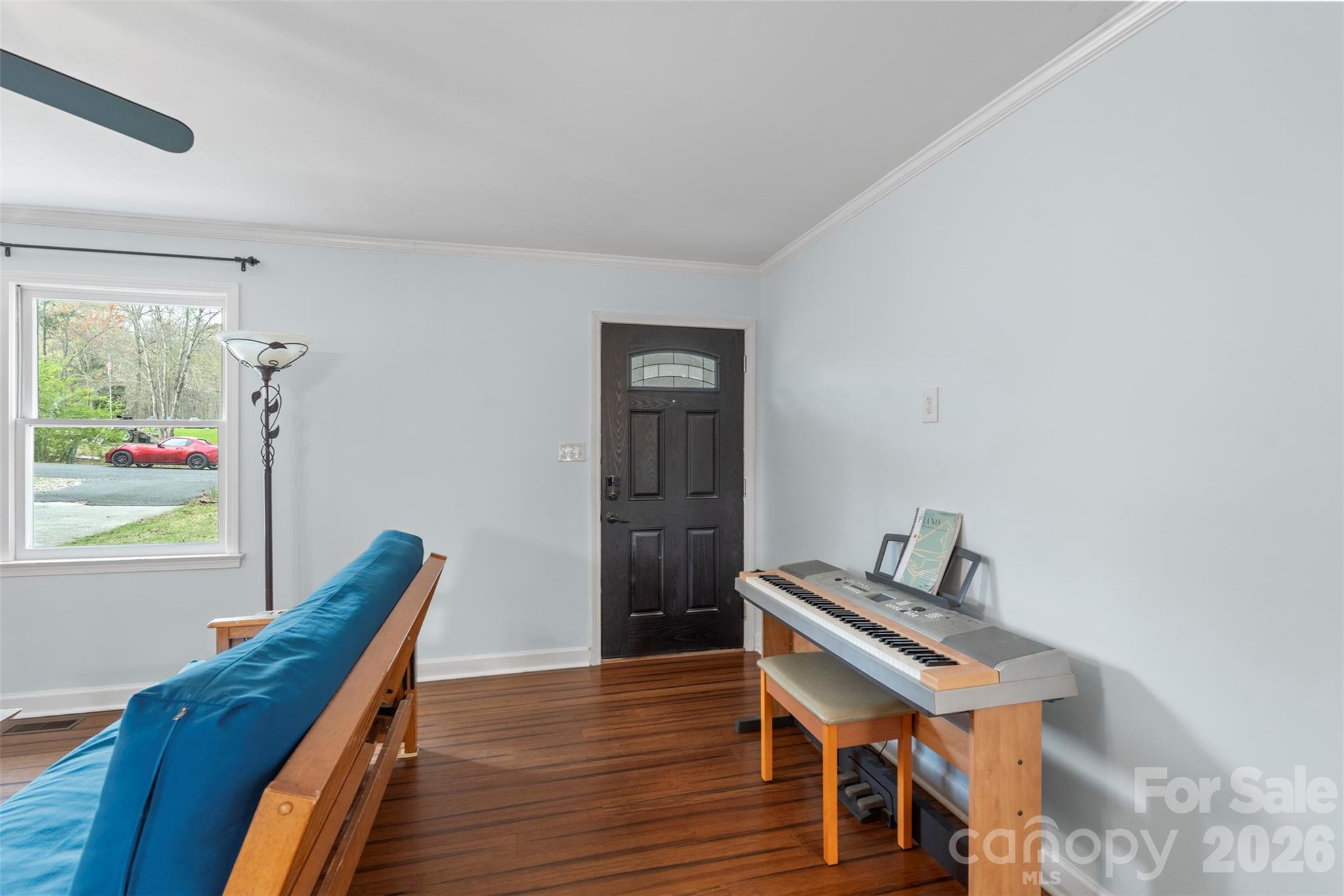 1122 Pine Knot Court — Clover