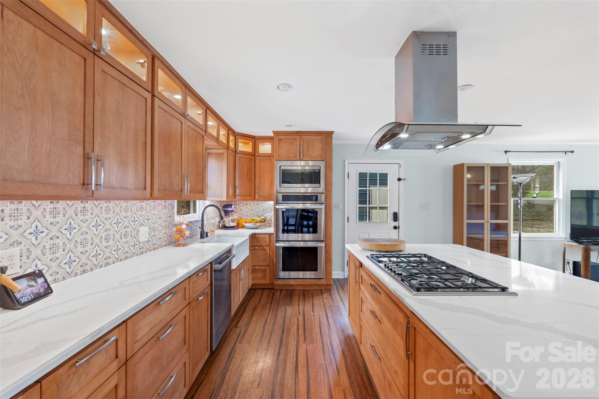 1122 Pine Knot Court — Clover