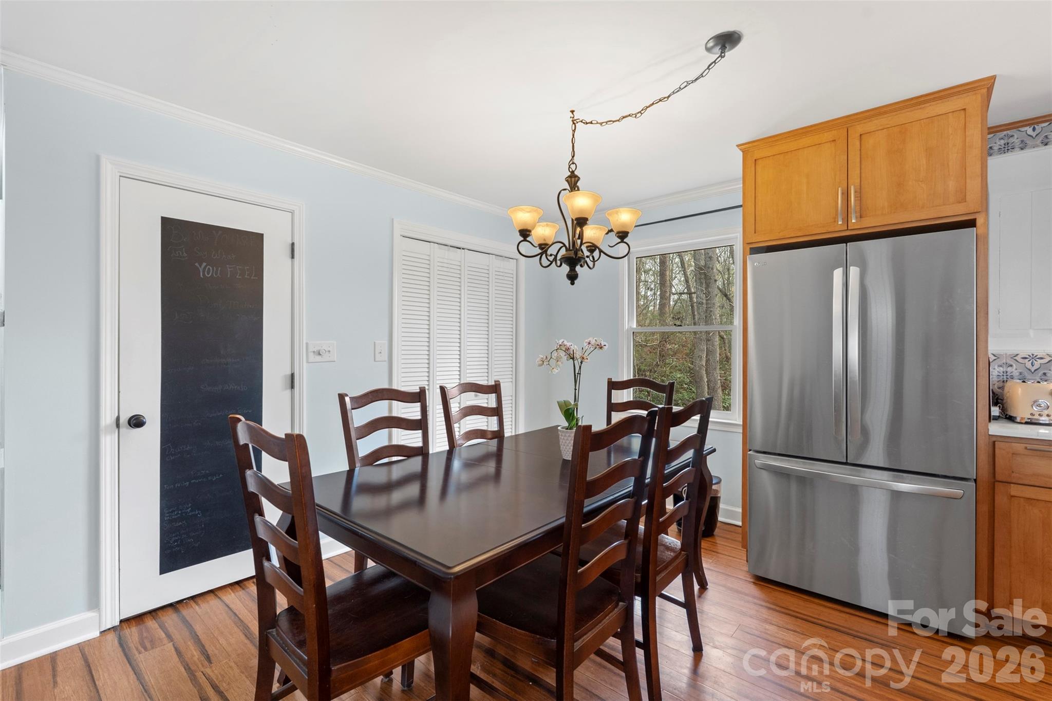 1122 Pine Knot Court — Clover