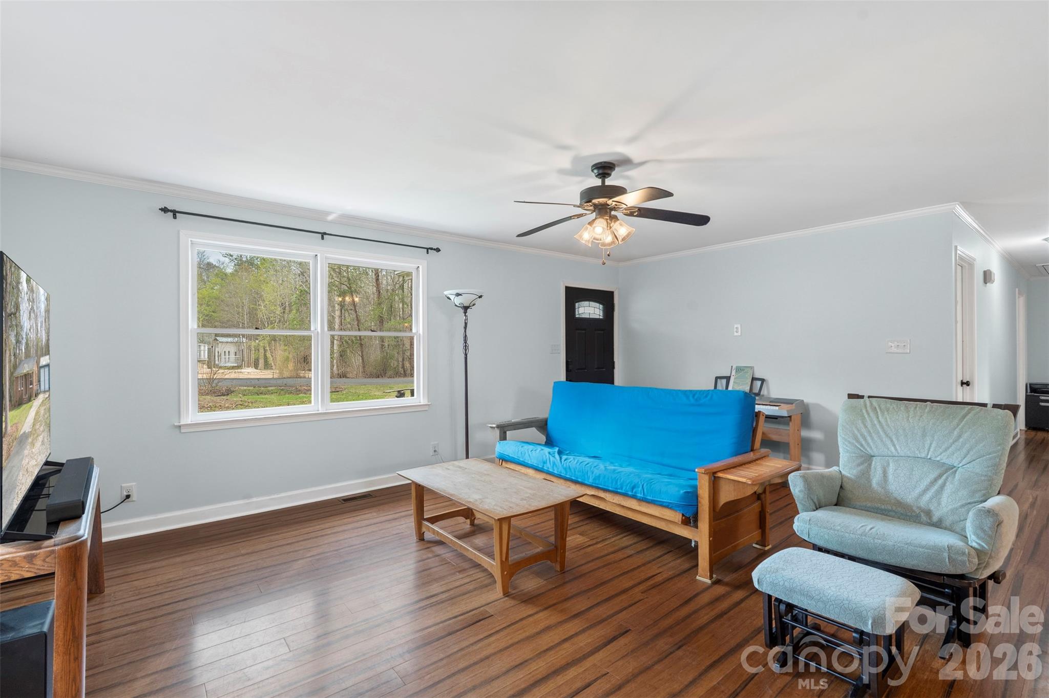 1122 Pine Knot Court — Clover
