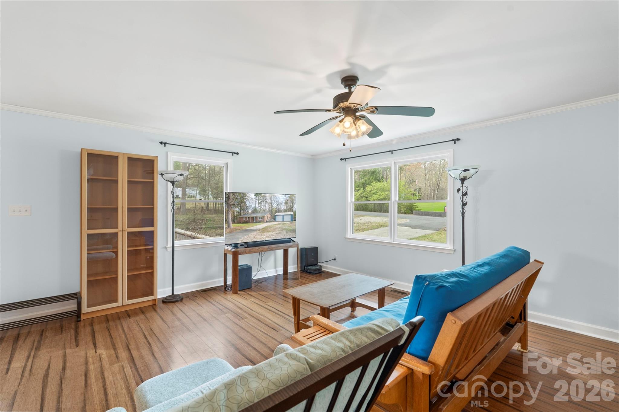 1122 Pine Knot Court — Clover
