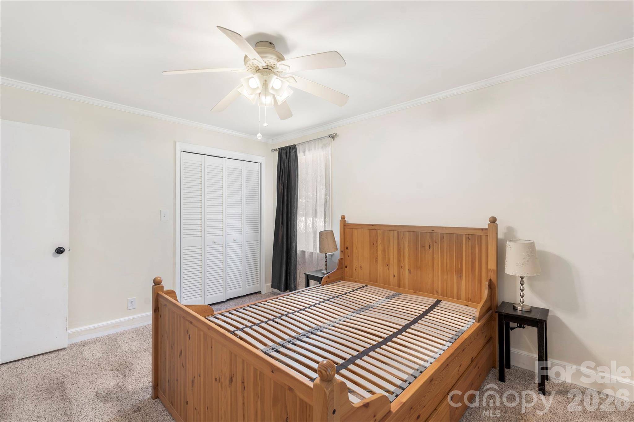 1122 Pine Knot Court — Clover