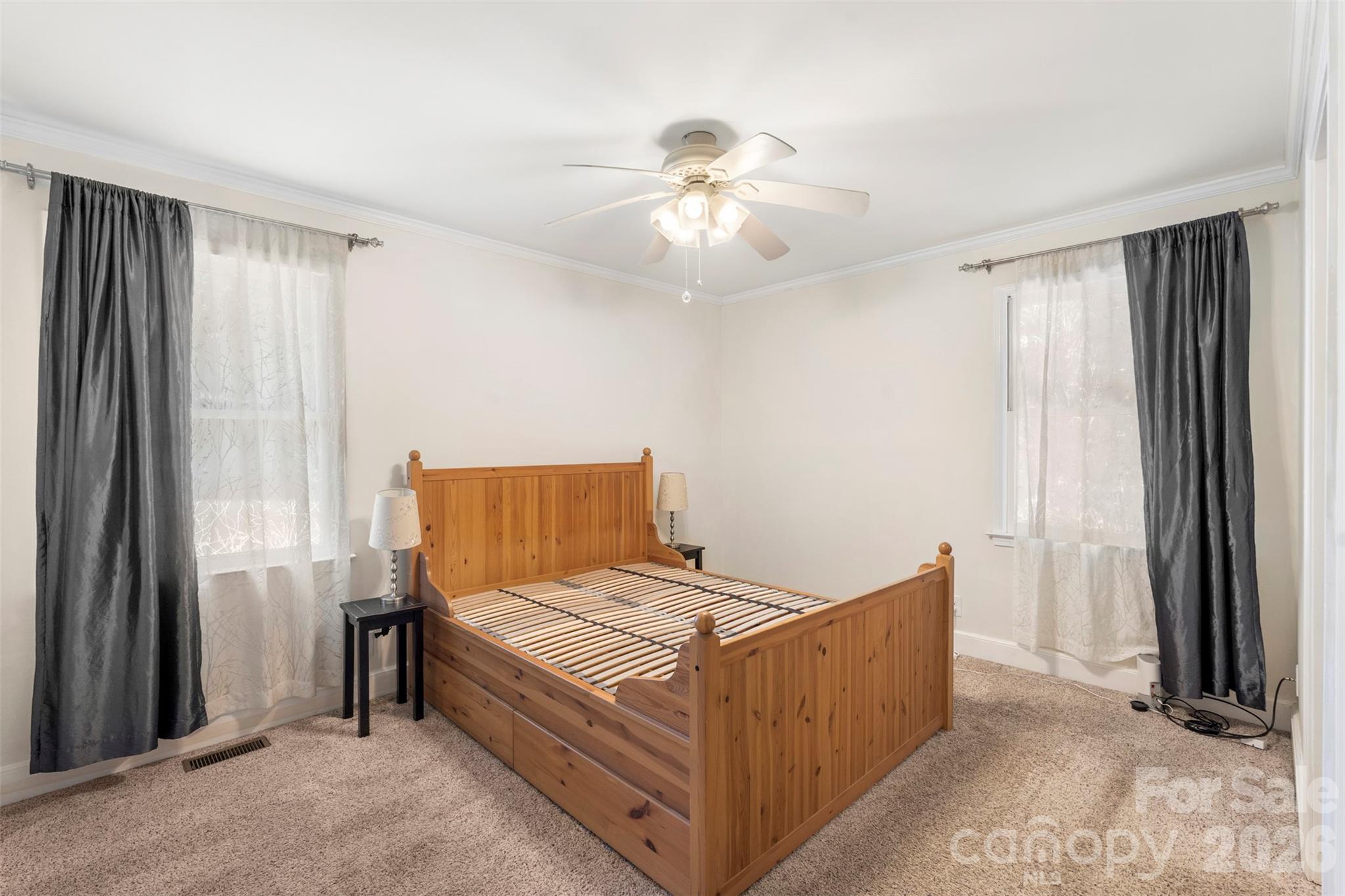 1122 Pine Knot Court — Clover