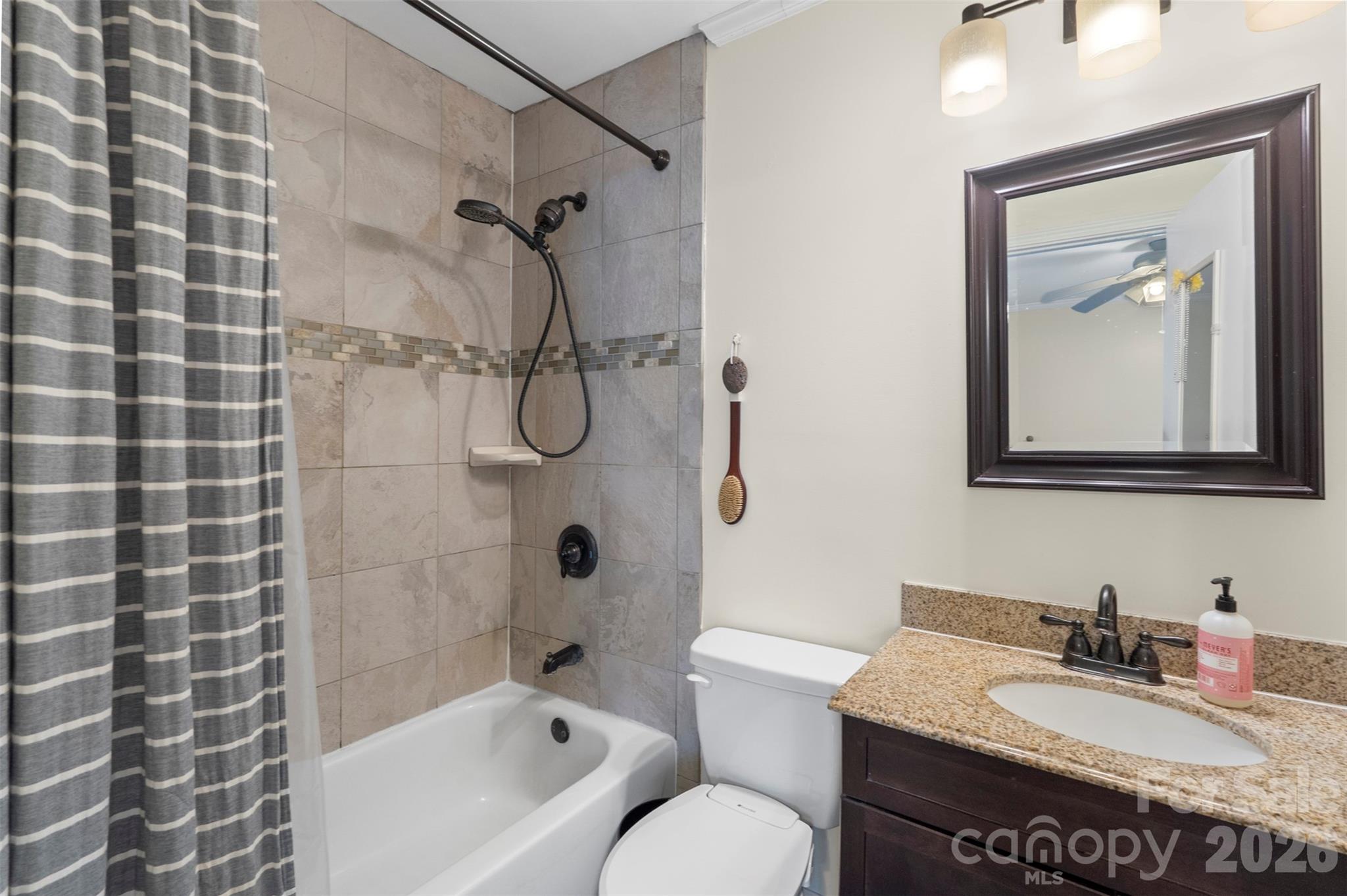 1122 Pine Knot Court — Clover