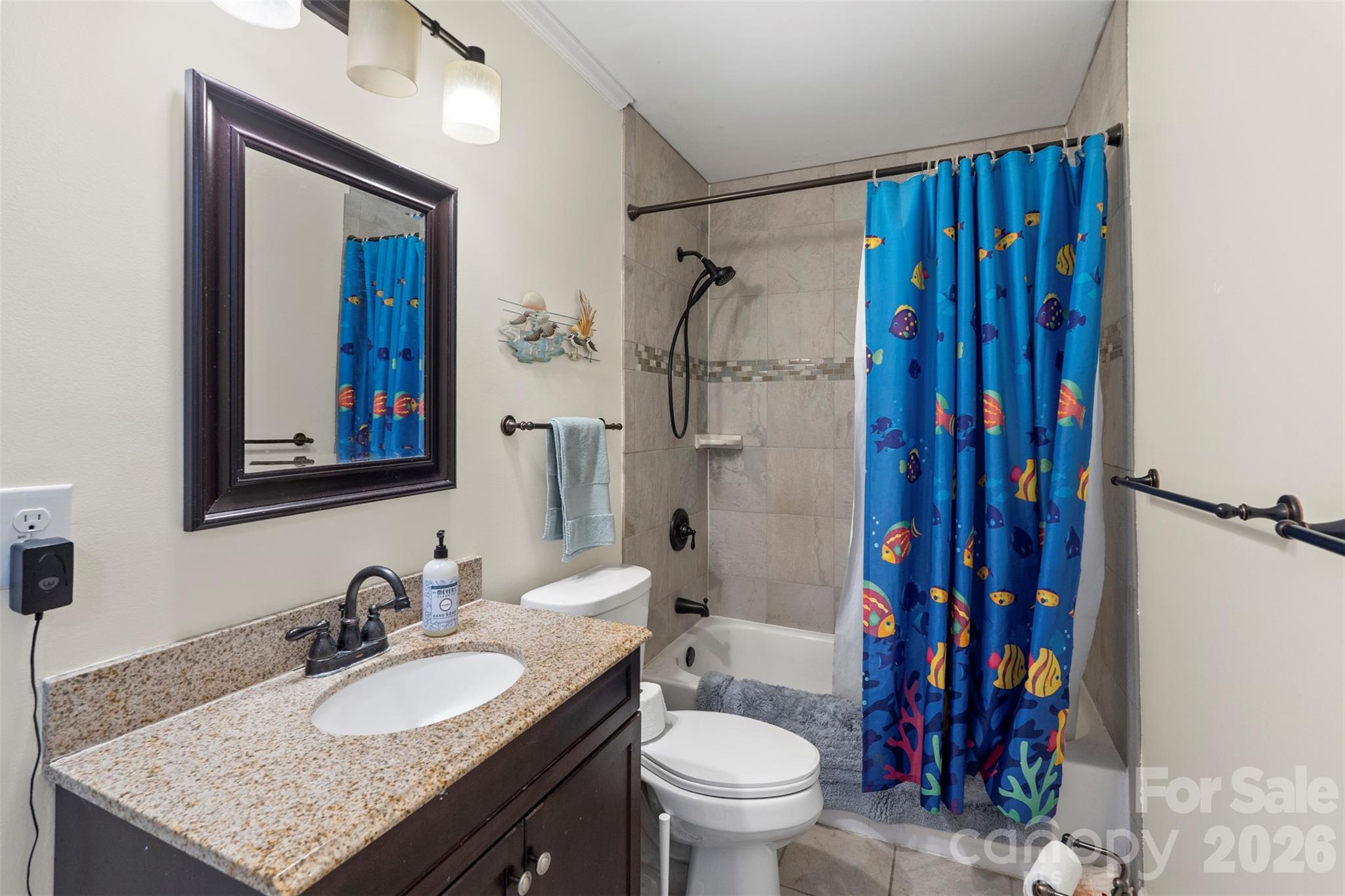 1122 Pine Knot Court — Clover
