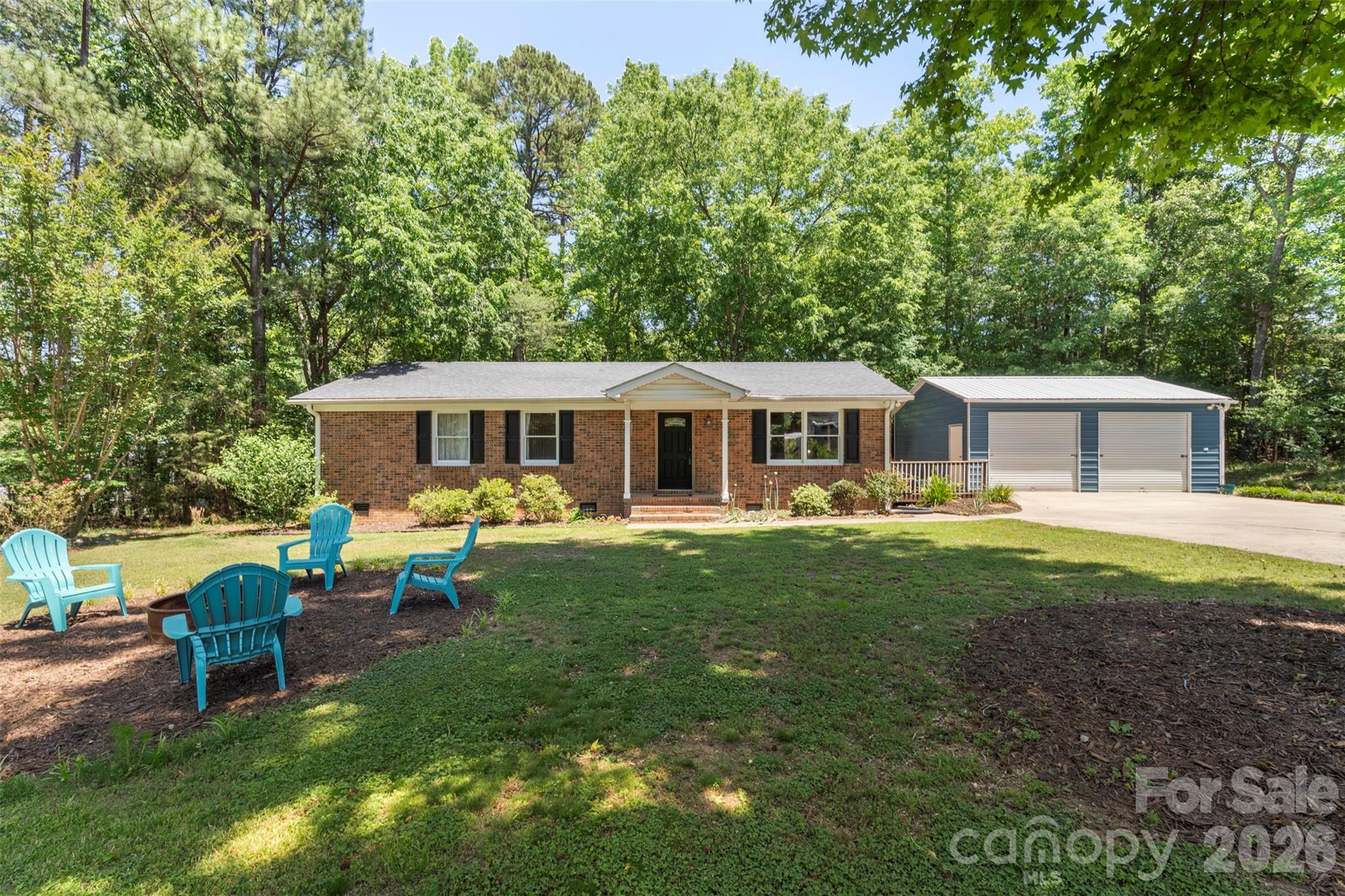 1122 Pine Knot Court — Clover