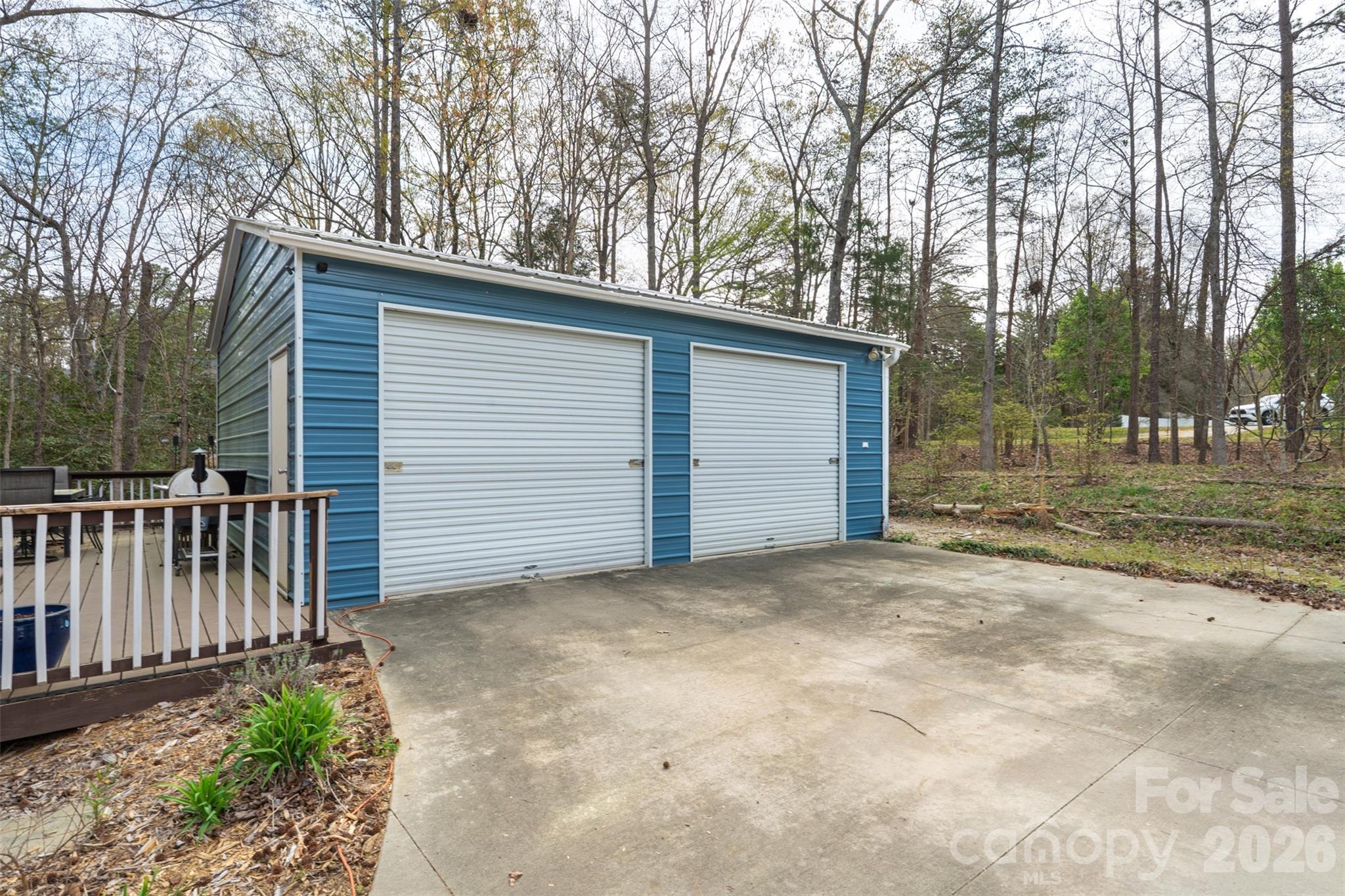 1122 Pine Knot Court — Clover