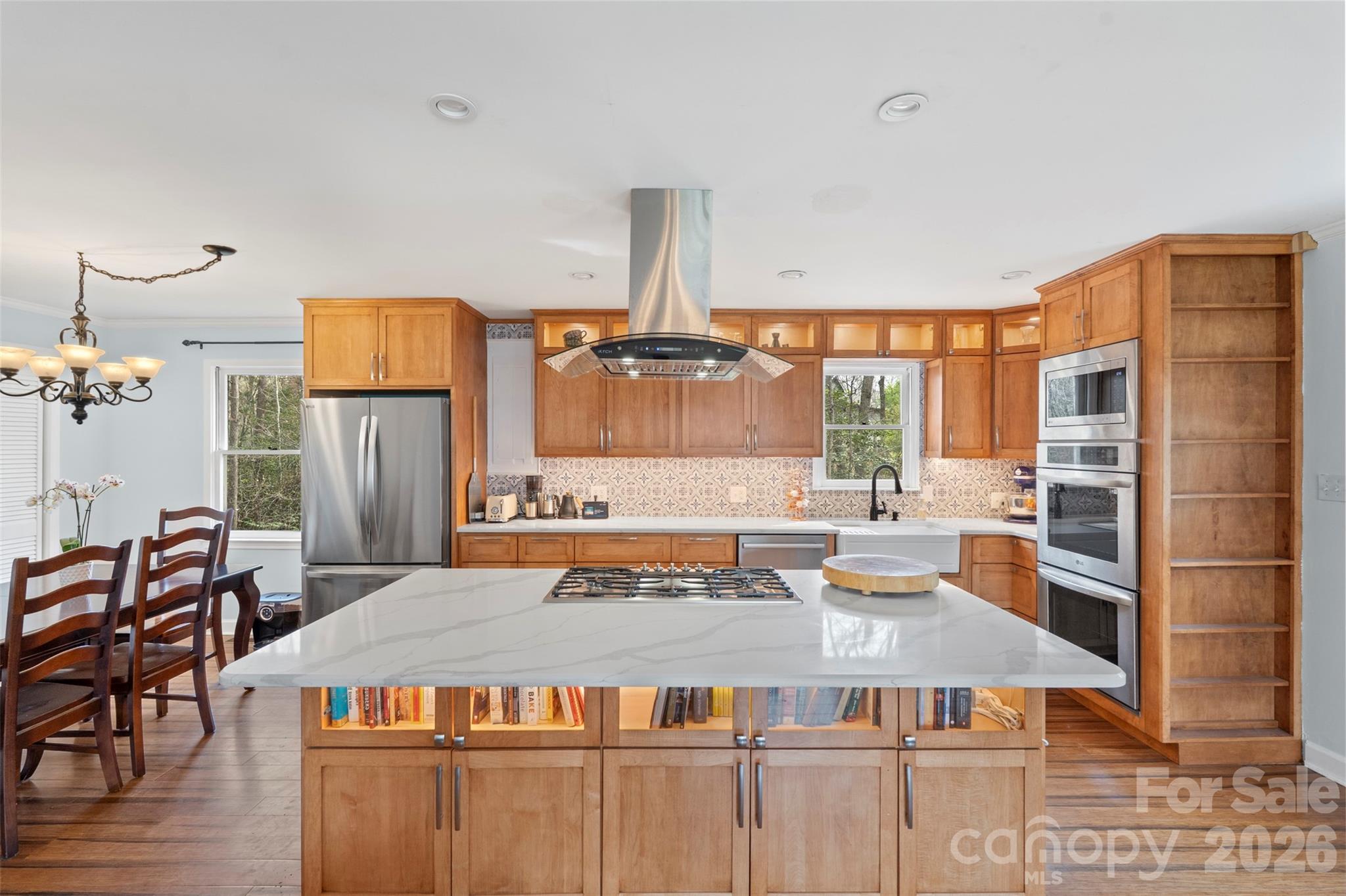 1122 Pine Knot Court — Clover