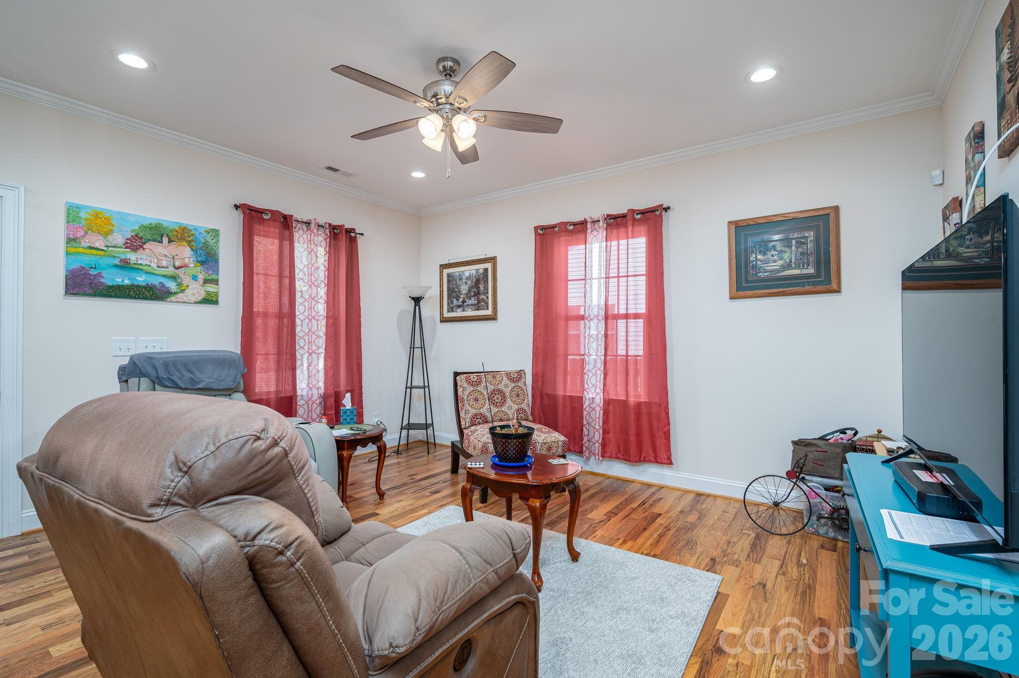 209 Wood Street — Mount Holly