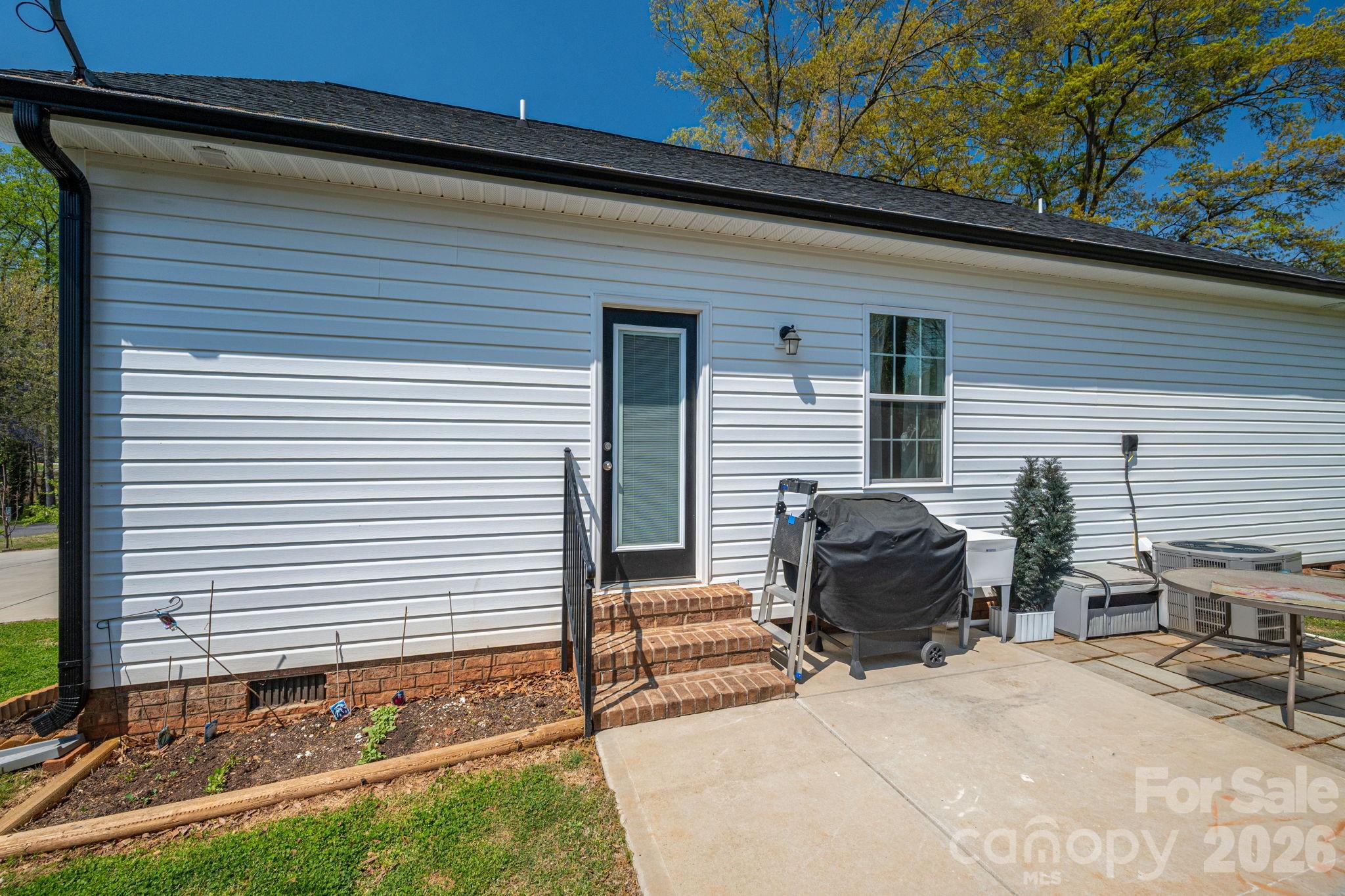 209 Wood Street — Mount Holly