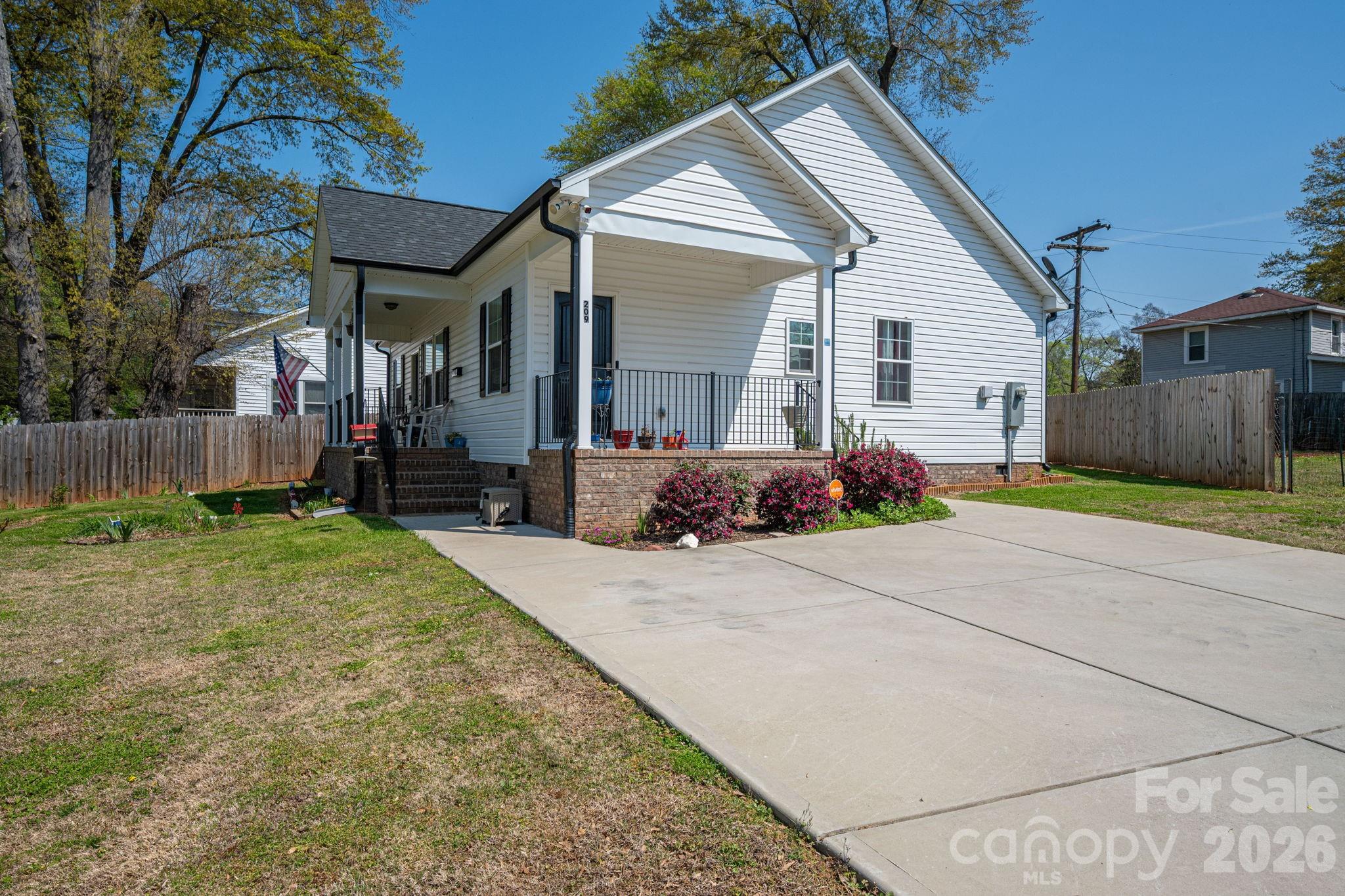 209 Wood Street — Mount Holly