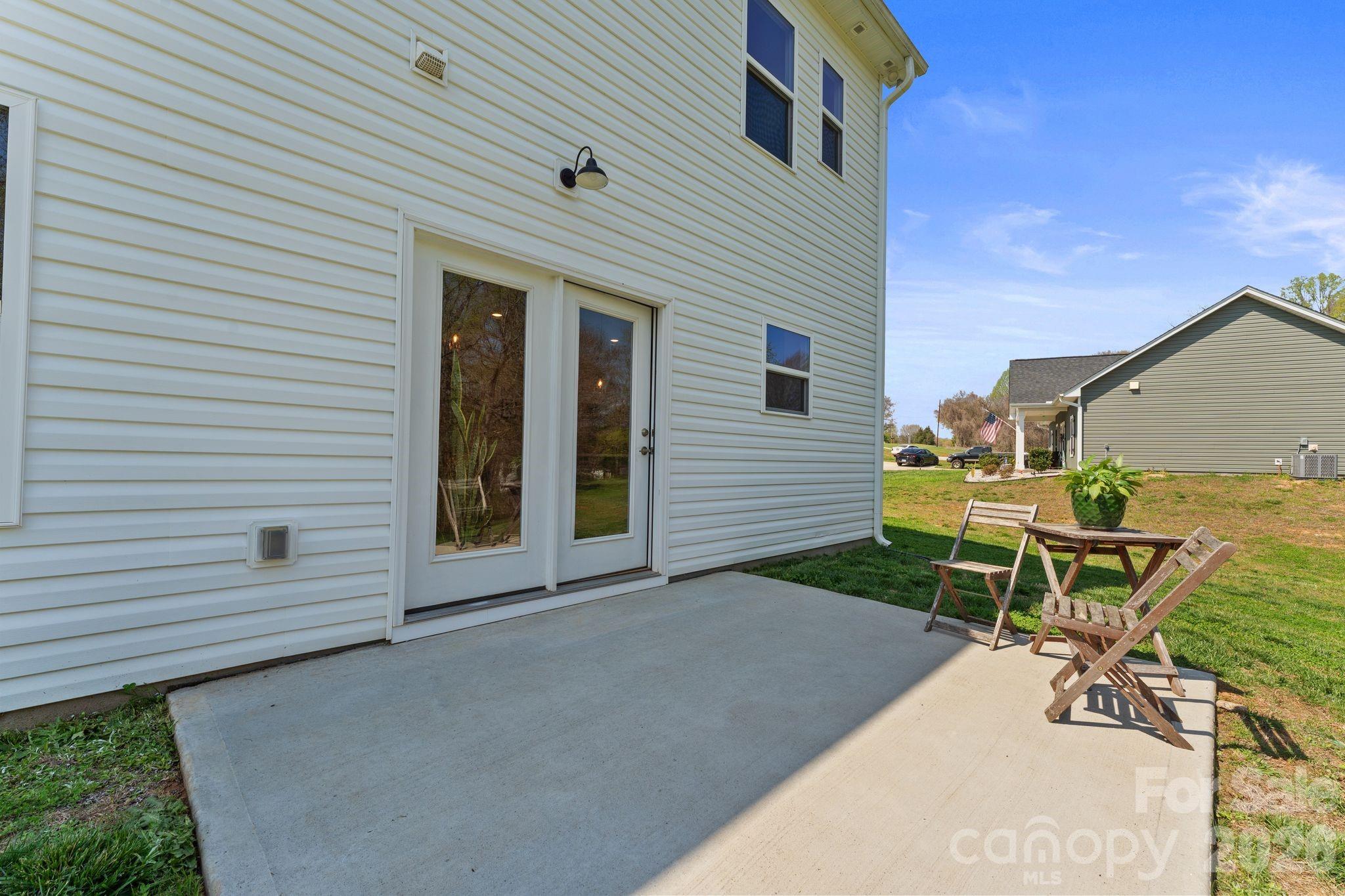 467 Hoover Road — Troutman