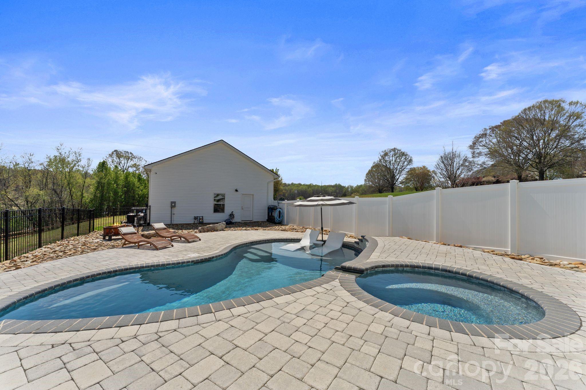 467 Hoover Road — Troutman