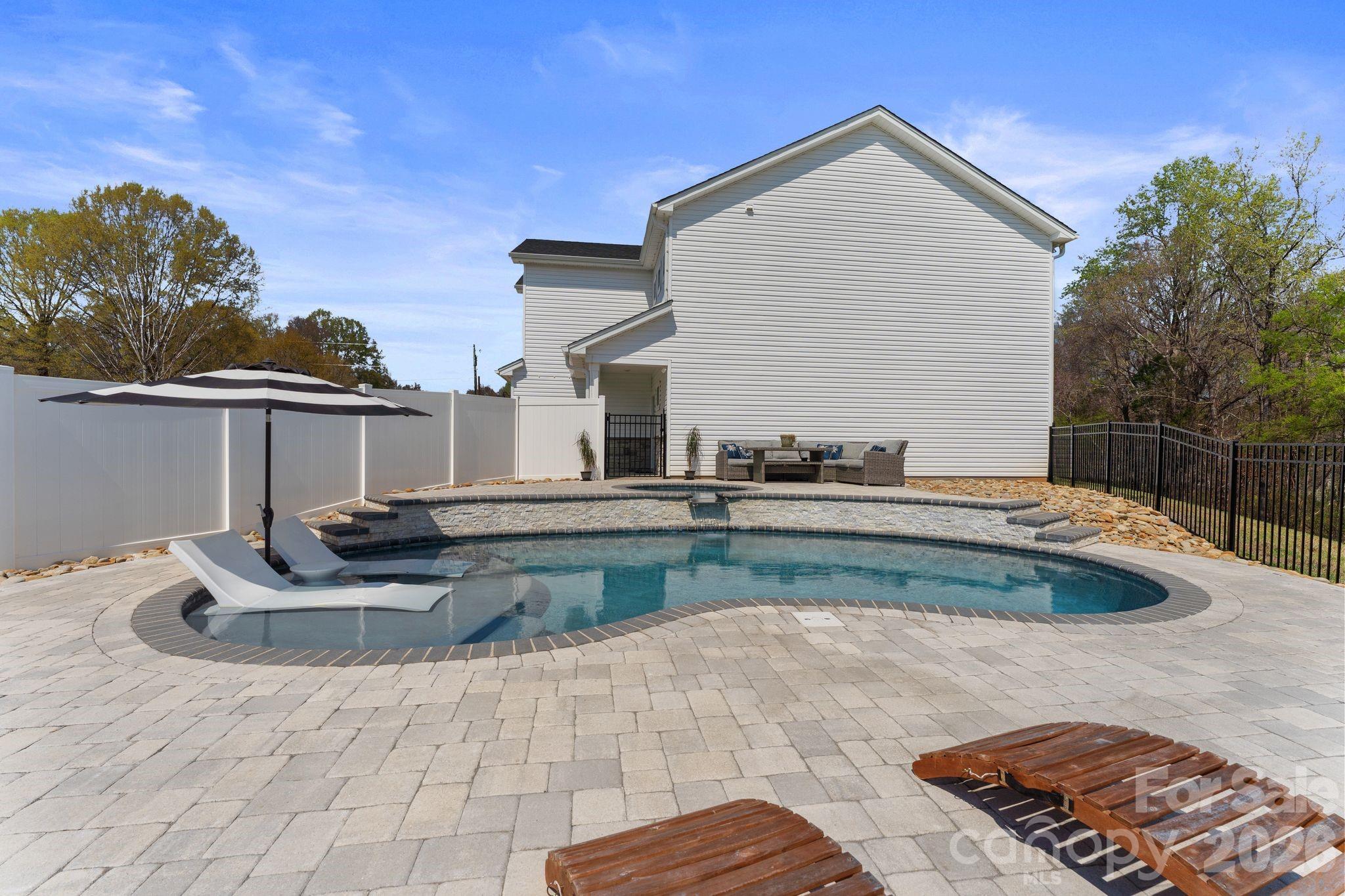 467 Hoover Road — Troutman