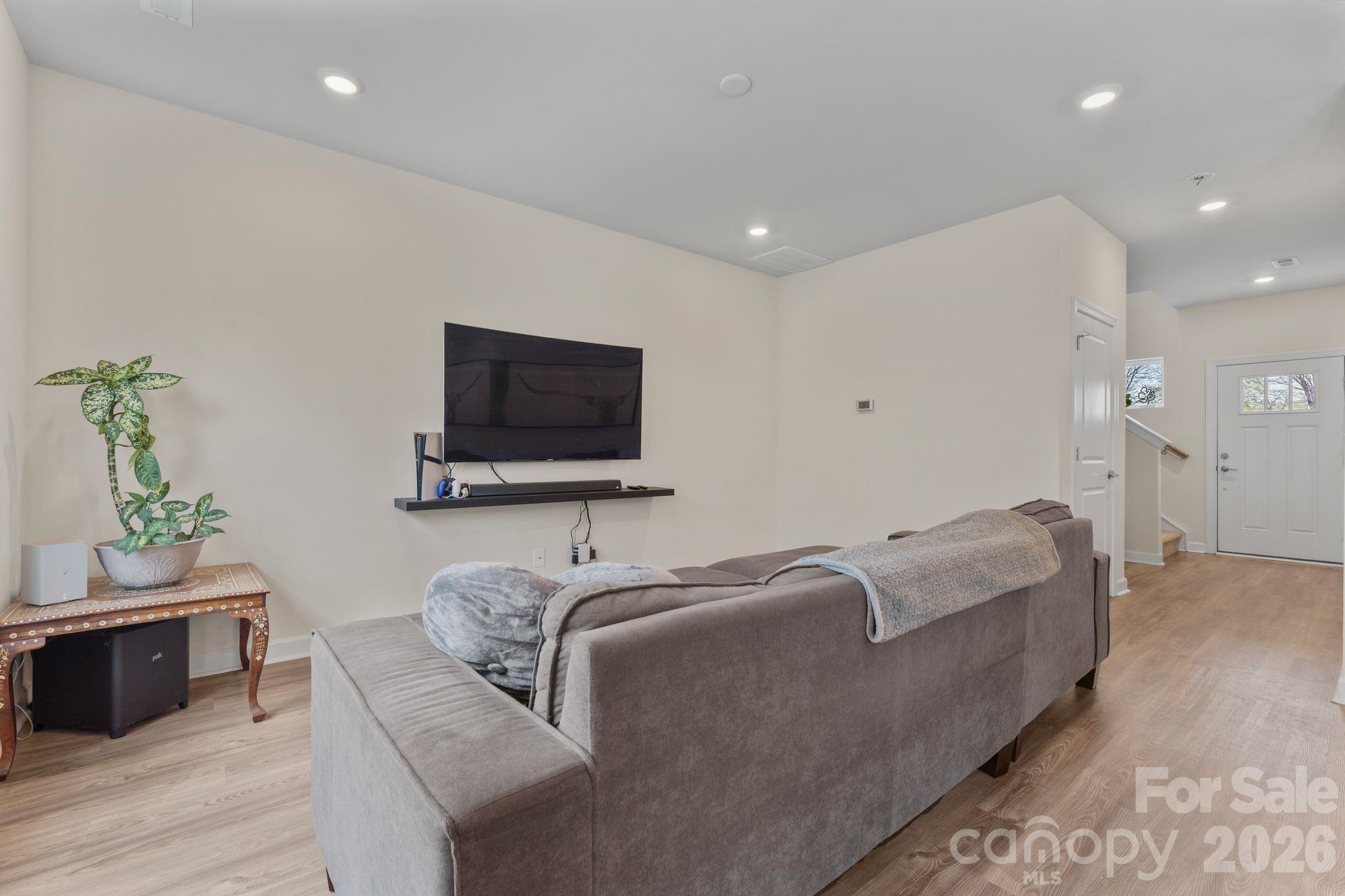 467 Hoover Road — Troutman