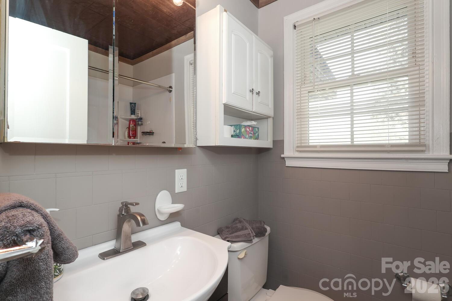 414 S Chester Street S — Blacksburg
