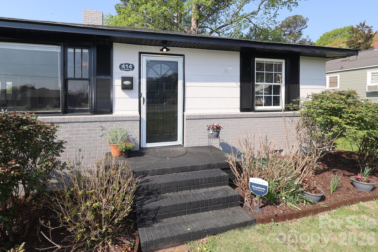 414 S Chester Street S — Blacksburg