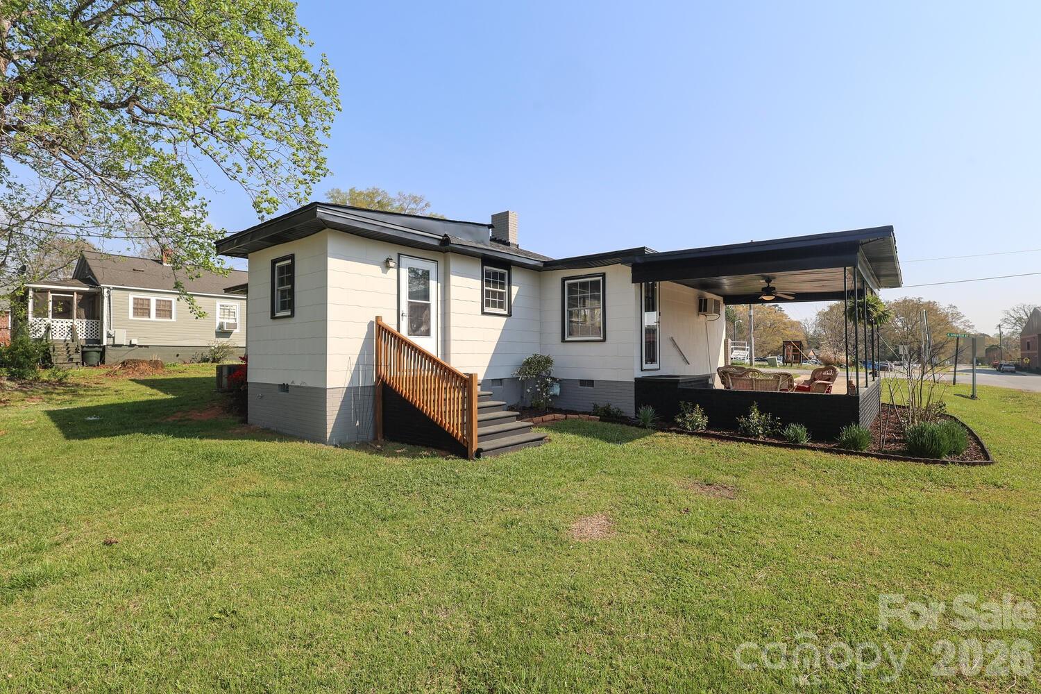 414 S Chester Street S — Blacksburg