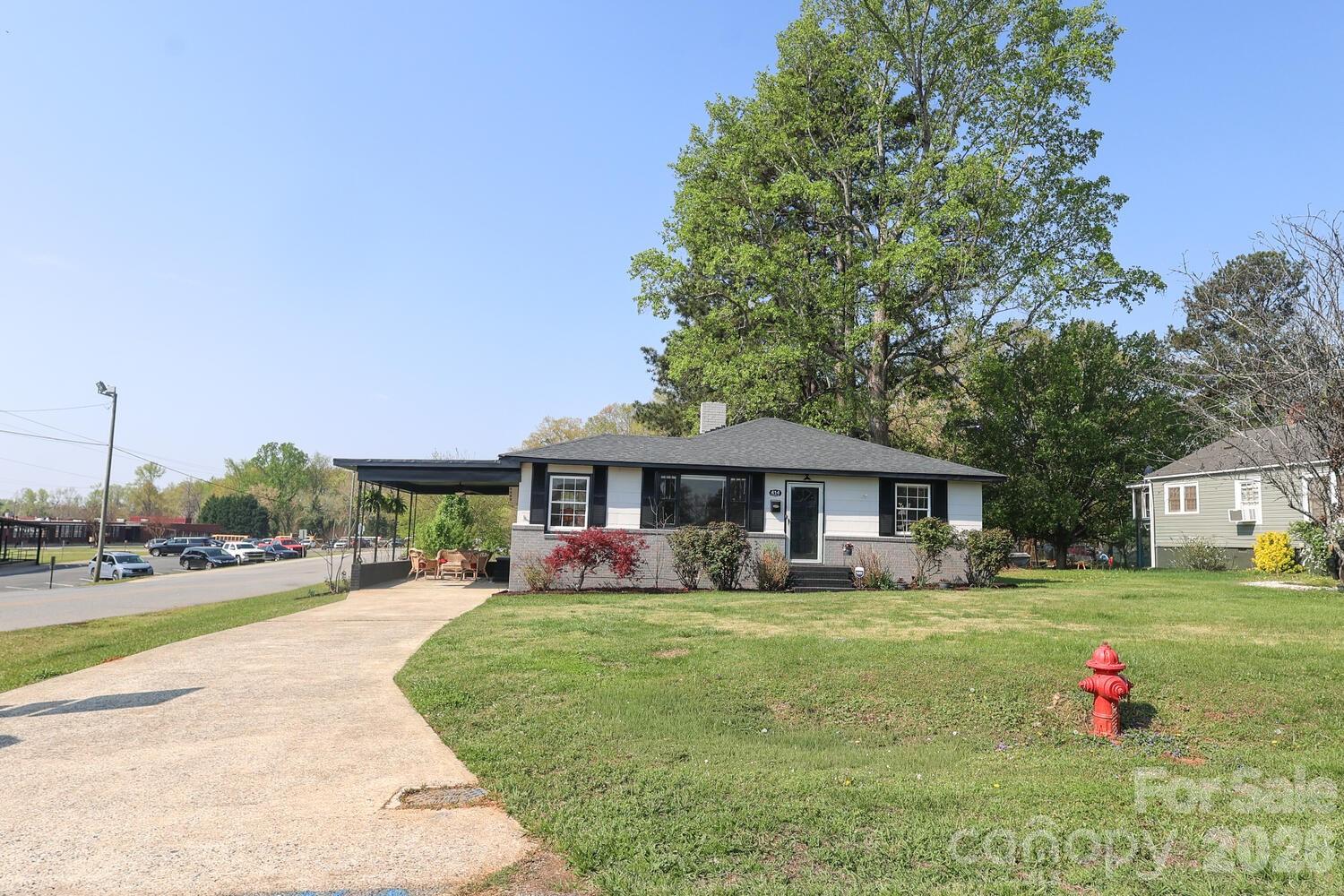 414 S Chester Street S — Blacksburg