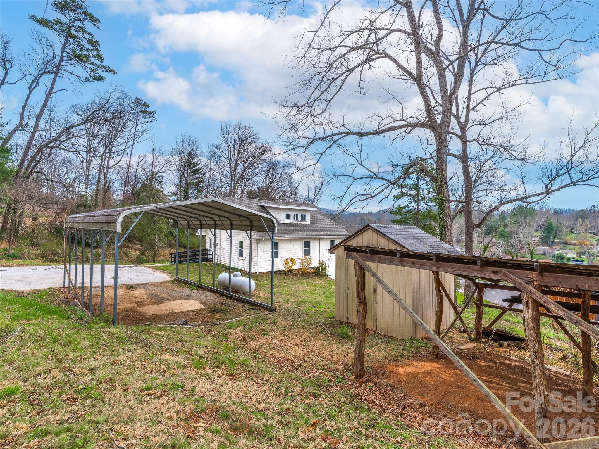 15 Woodbine Road — Asheville