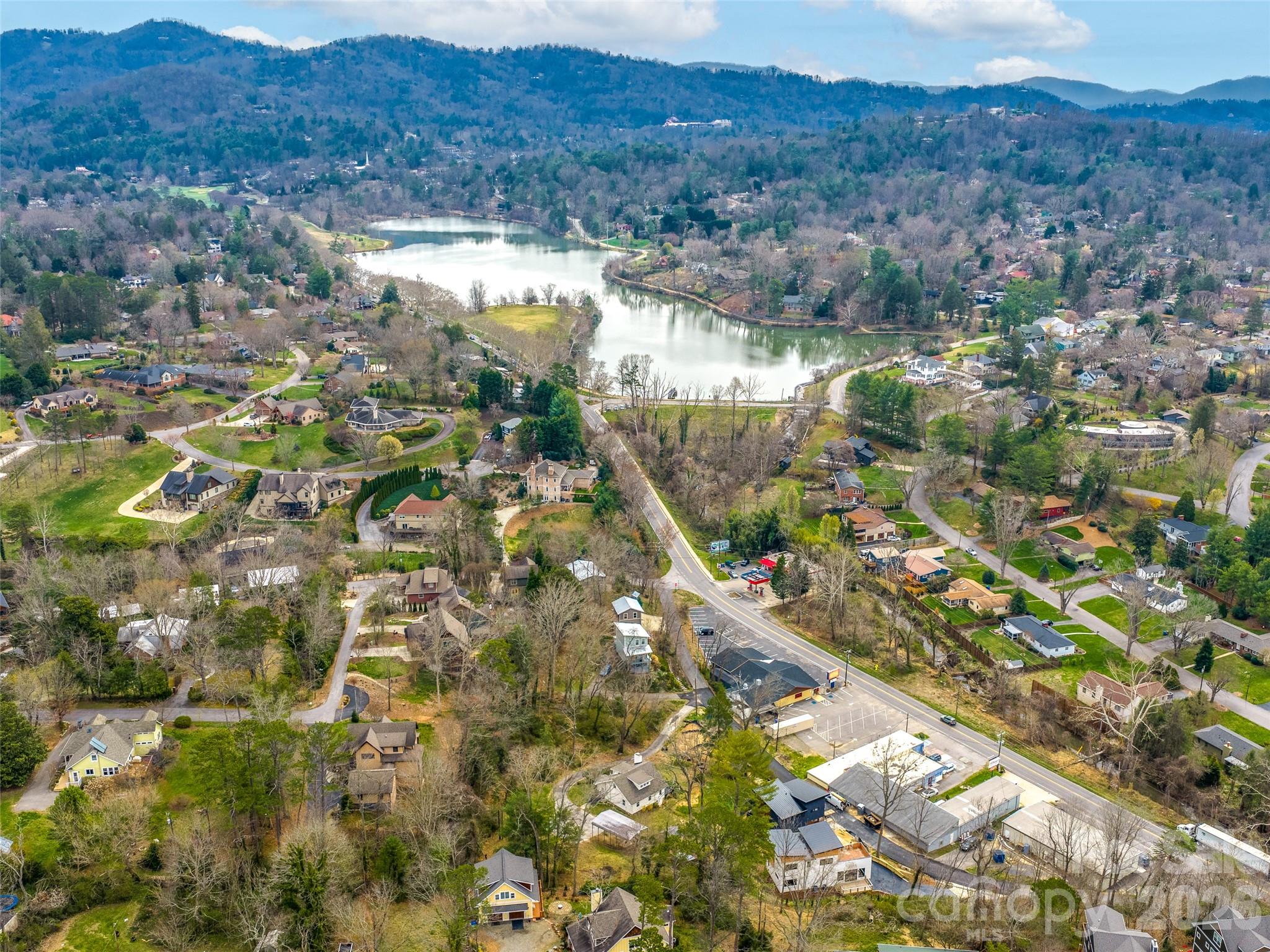 15 Woodbine Road — Asheville