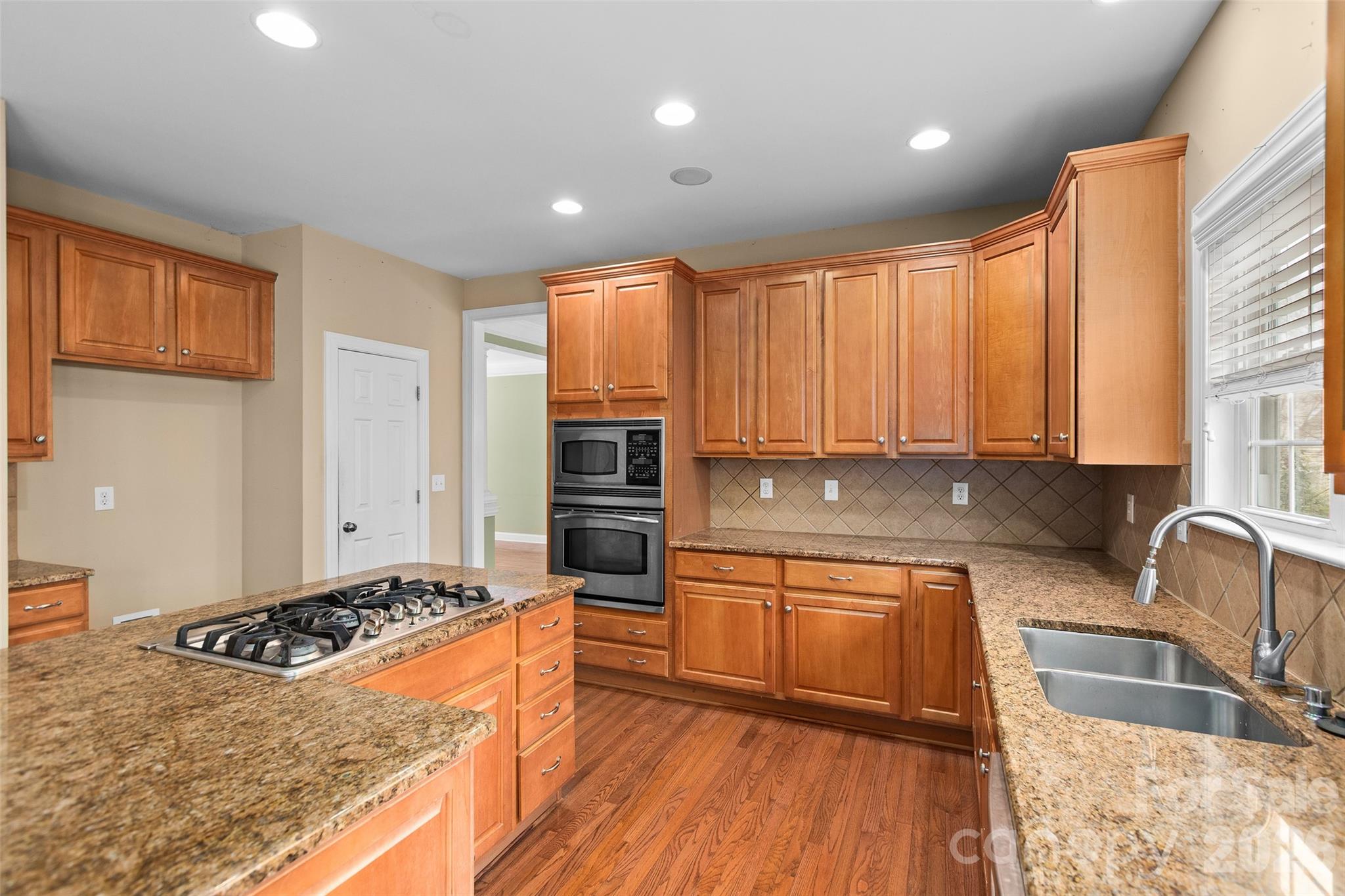 9333 Standerwick Lane — Huntersville
